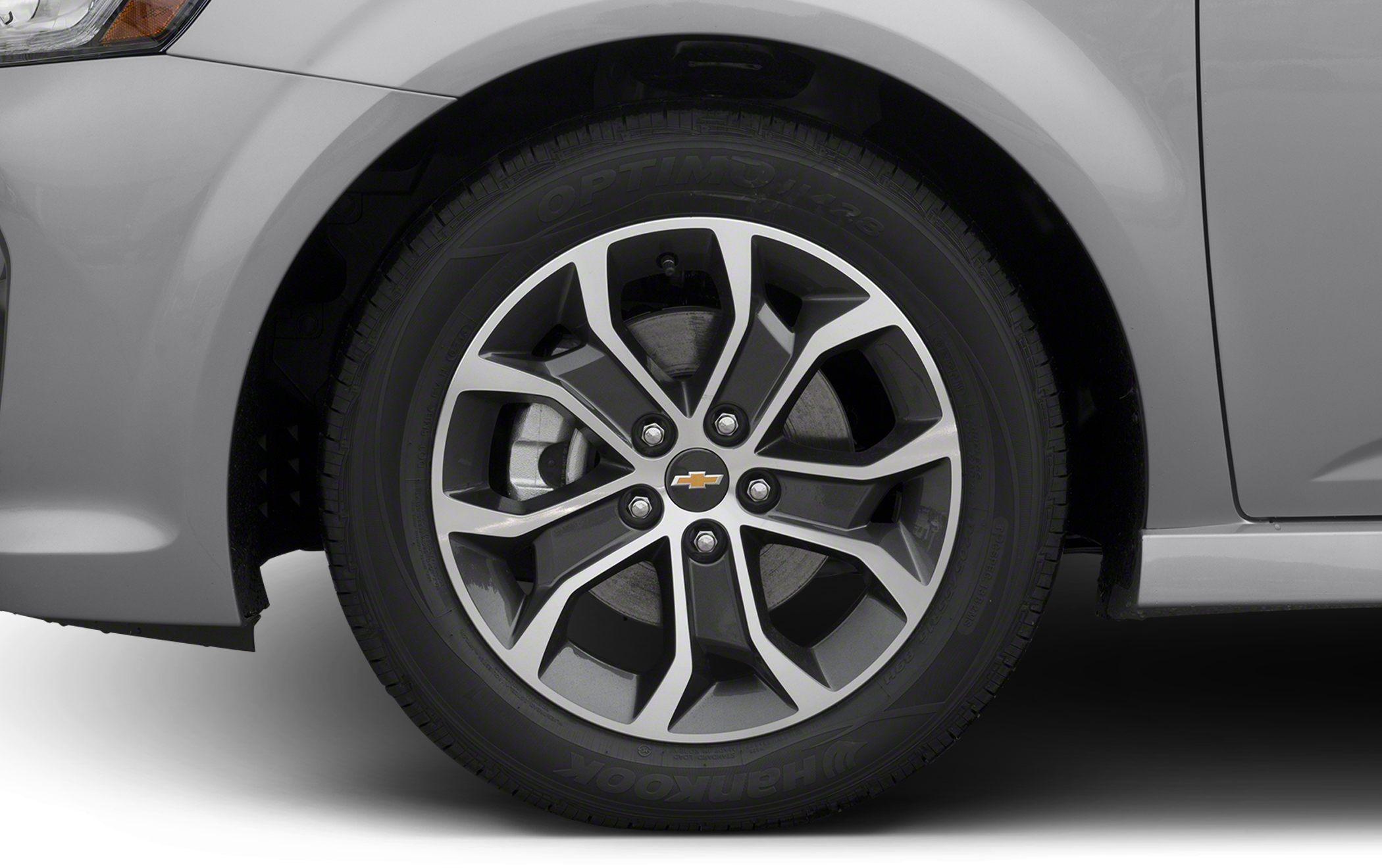 Close-up of multi-spoke alloy wheel with Chevrolet emblem.