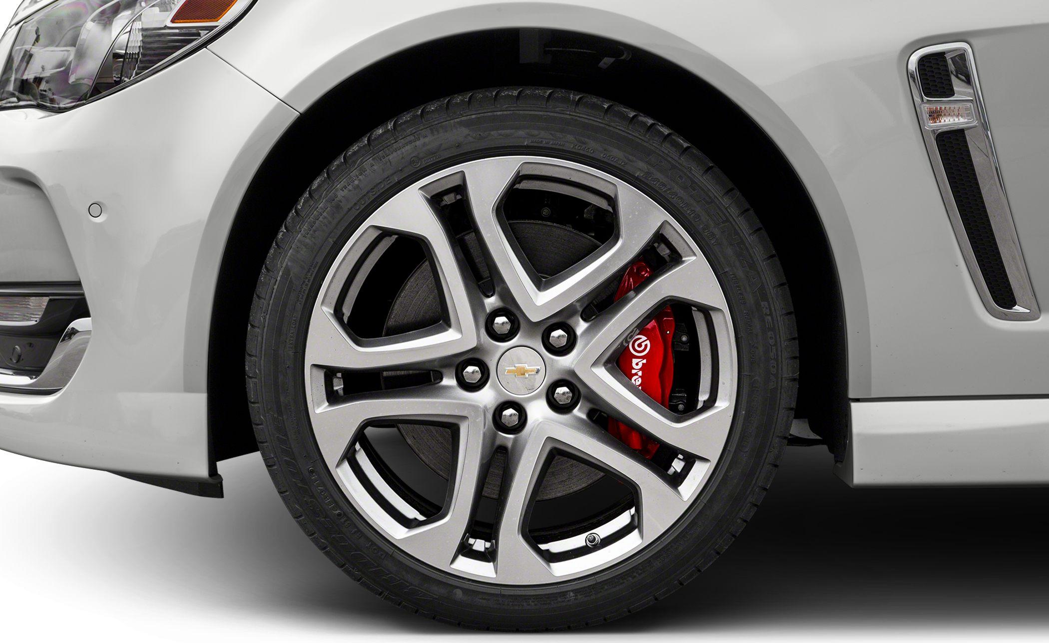 Alloy wheel with Brembo brake caliper and tire tread