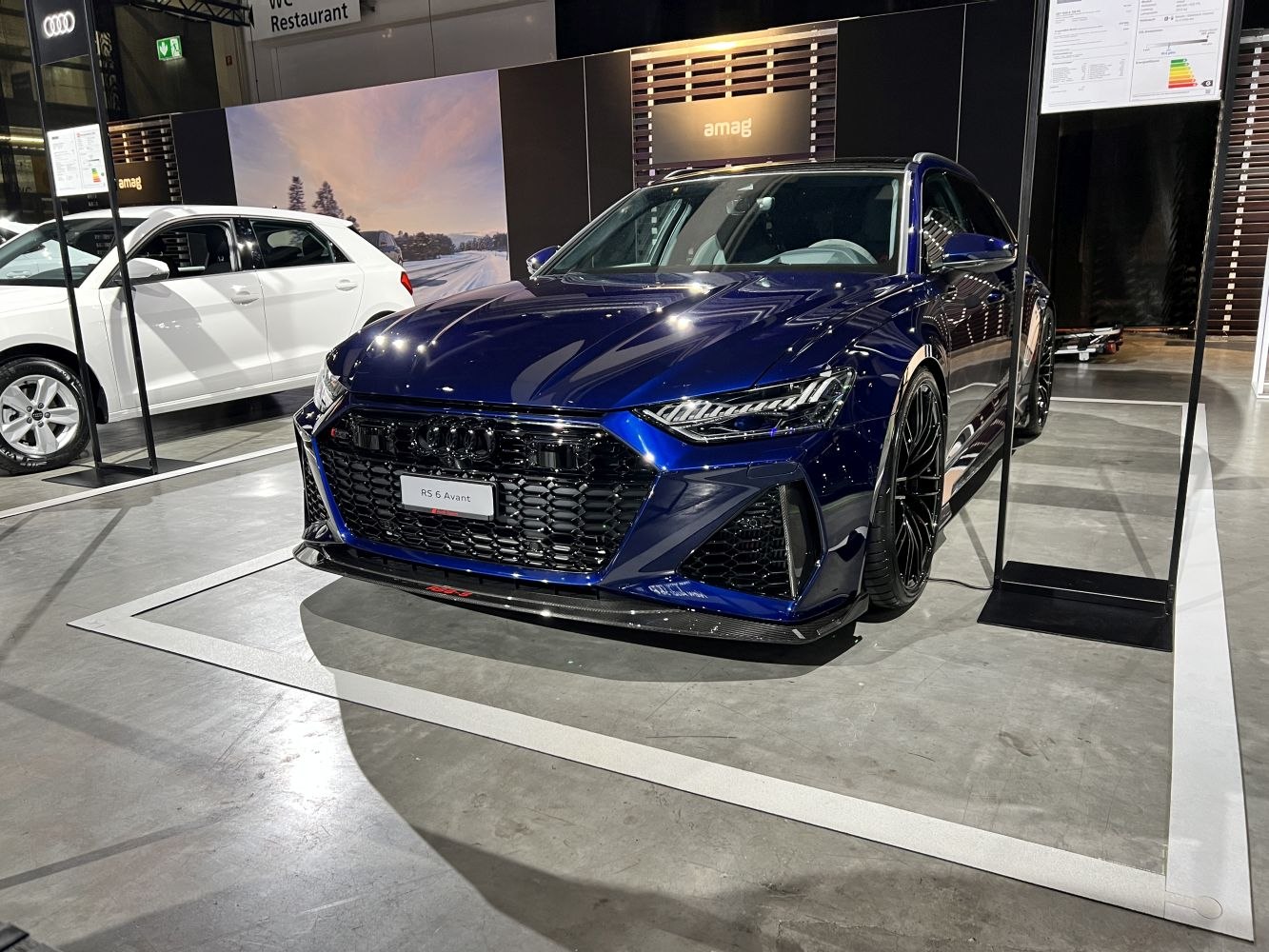 Front grille and dual LED headlights with sporty aggressive design