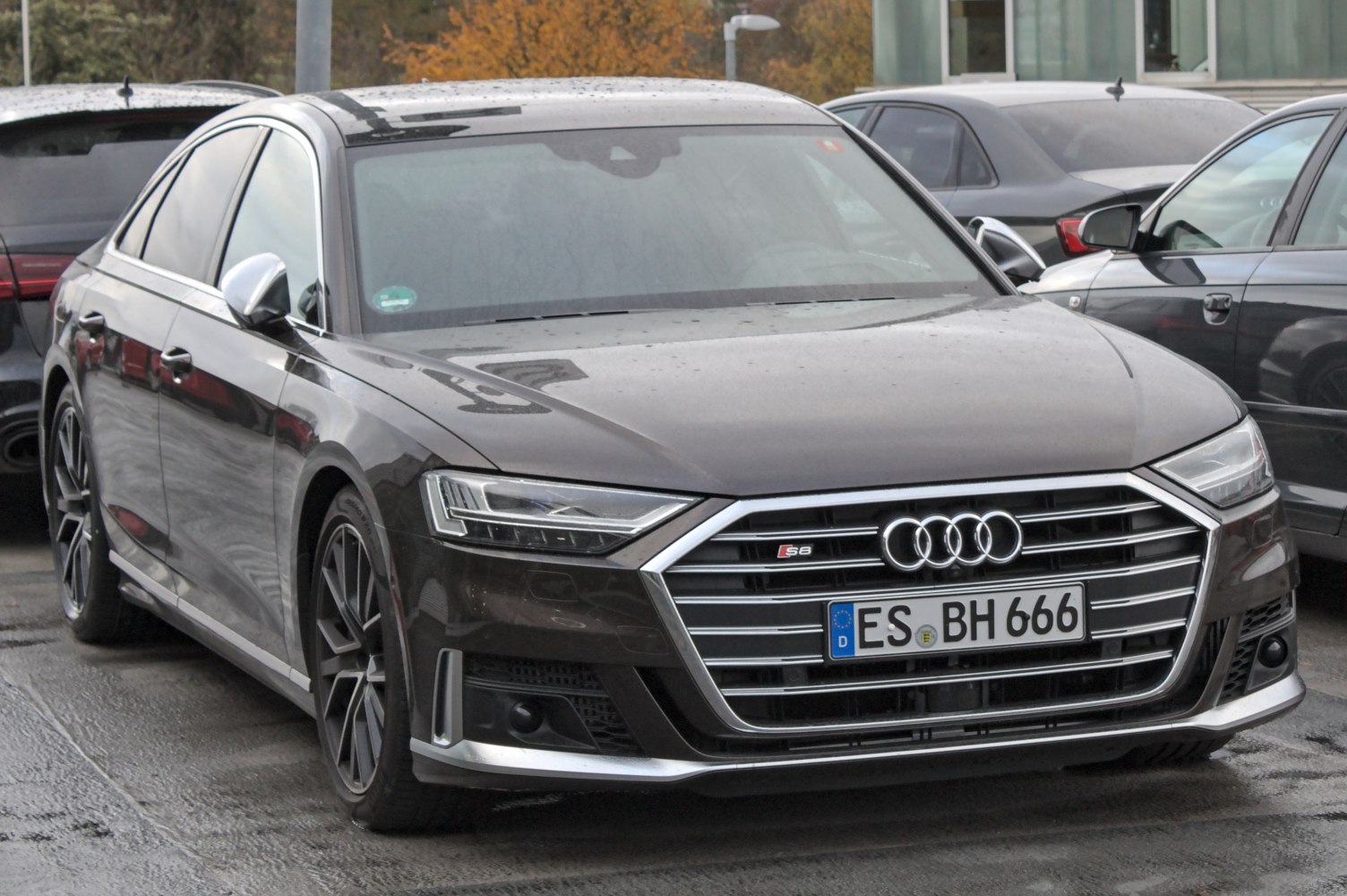 Front view with signature grille and LED headlights