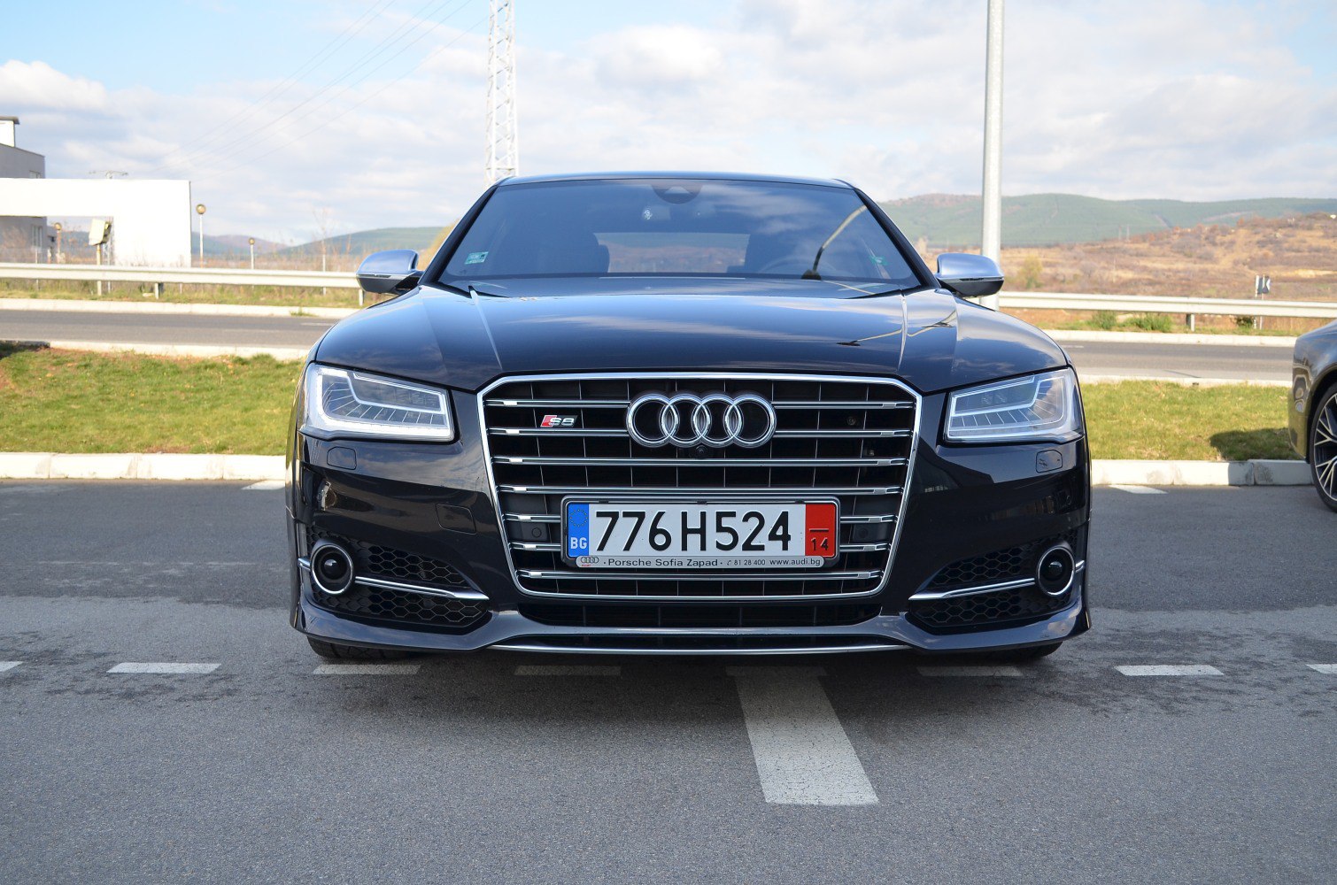 Front grille and LED headlights with daytime running lights