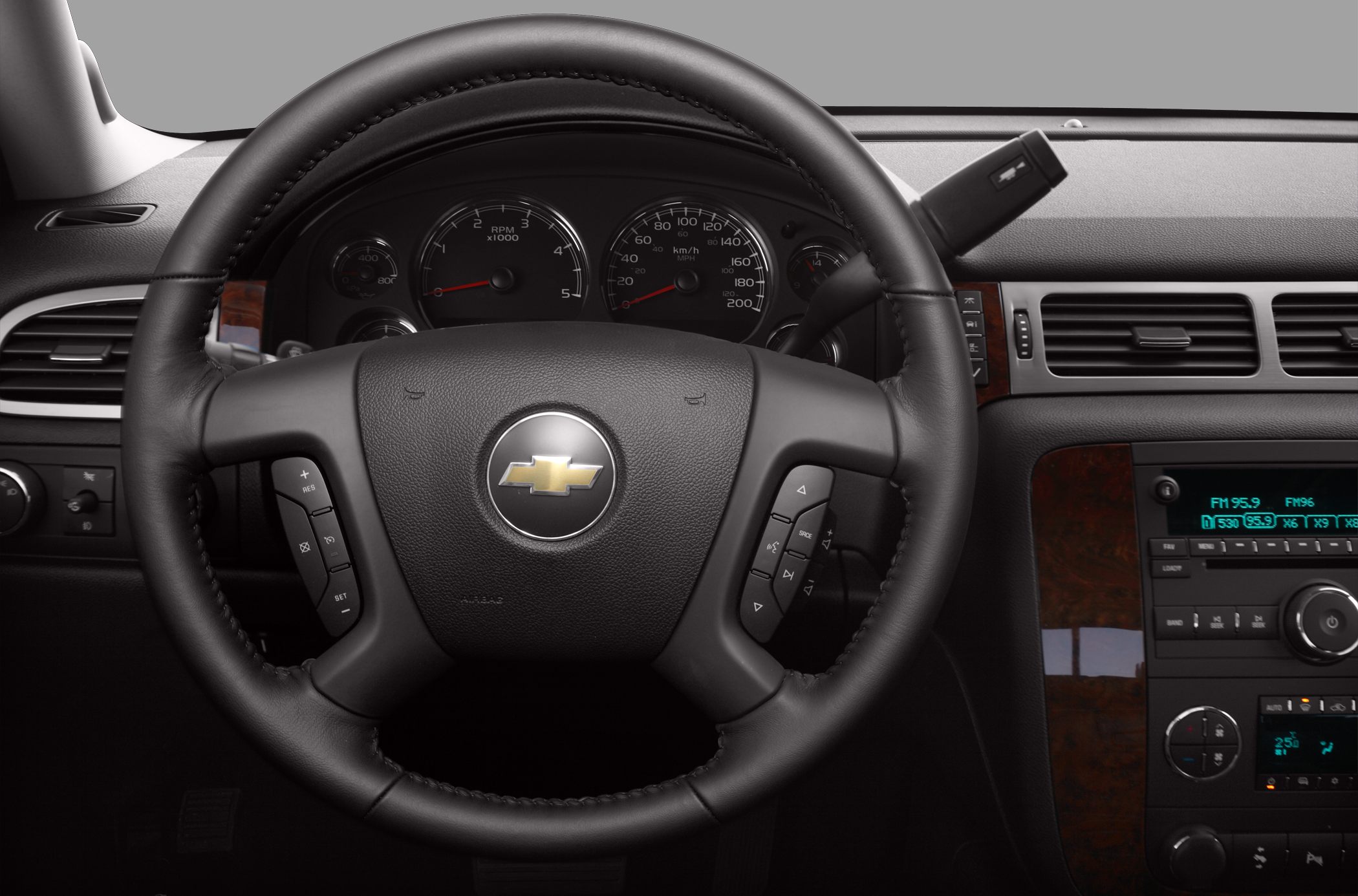 Dashboard with instrument cluster and multifunction steering wheel