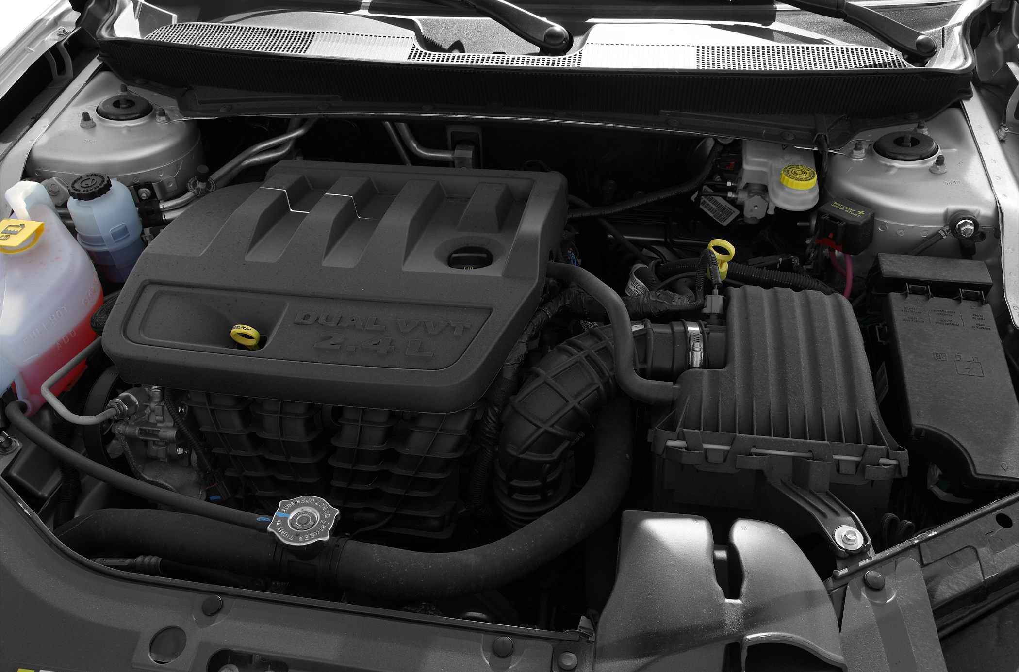 2.4L Dual VVT engine with cover and intake system