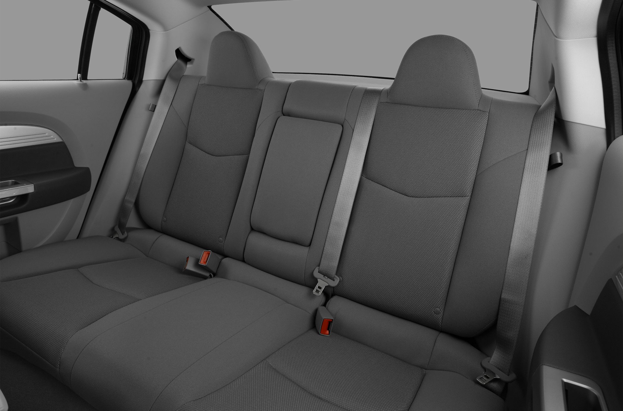 Rear seat upholstery and seatbelt arrangement