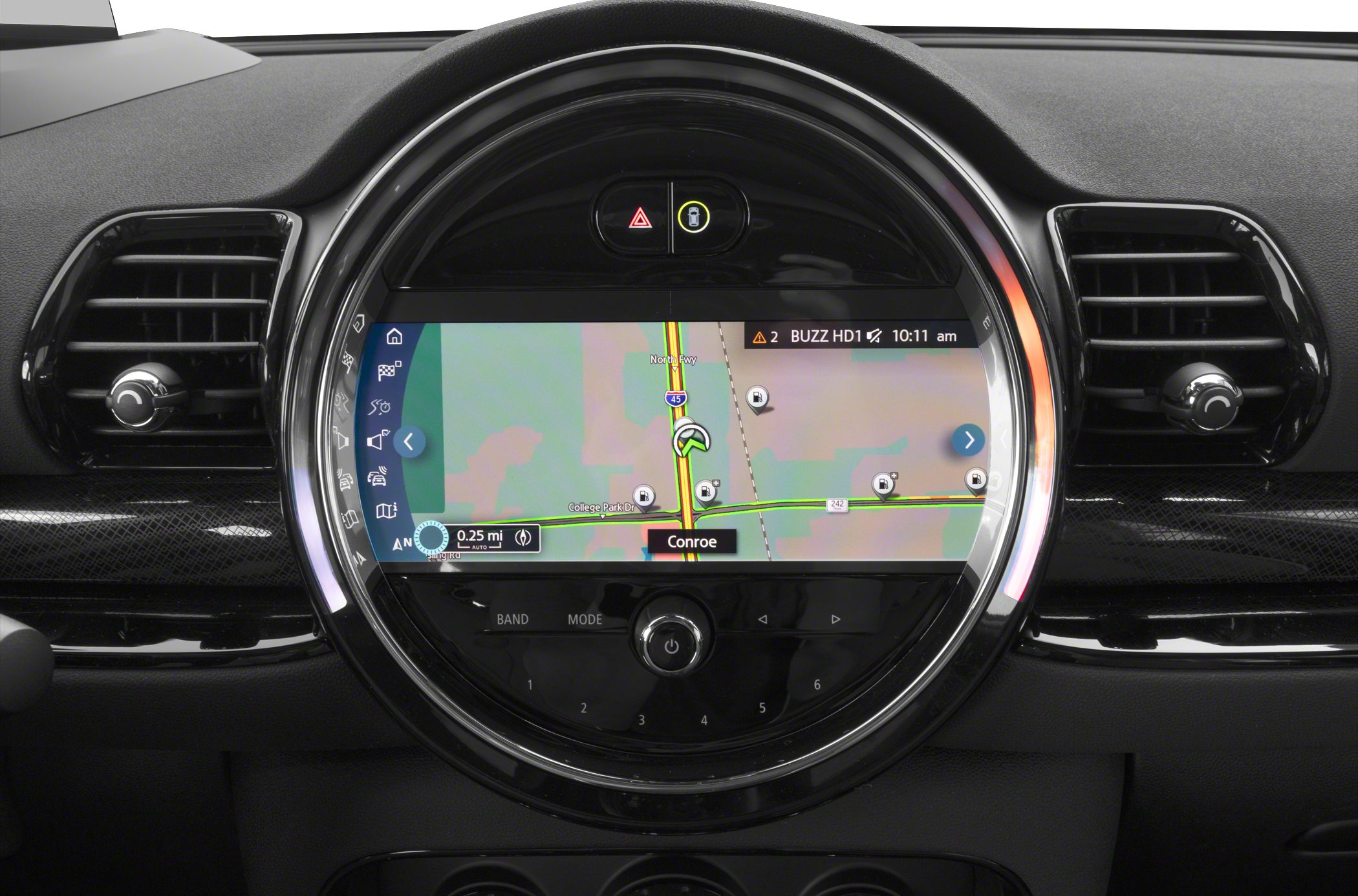 Central circular infotainment system with navigation screen