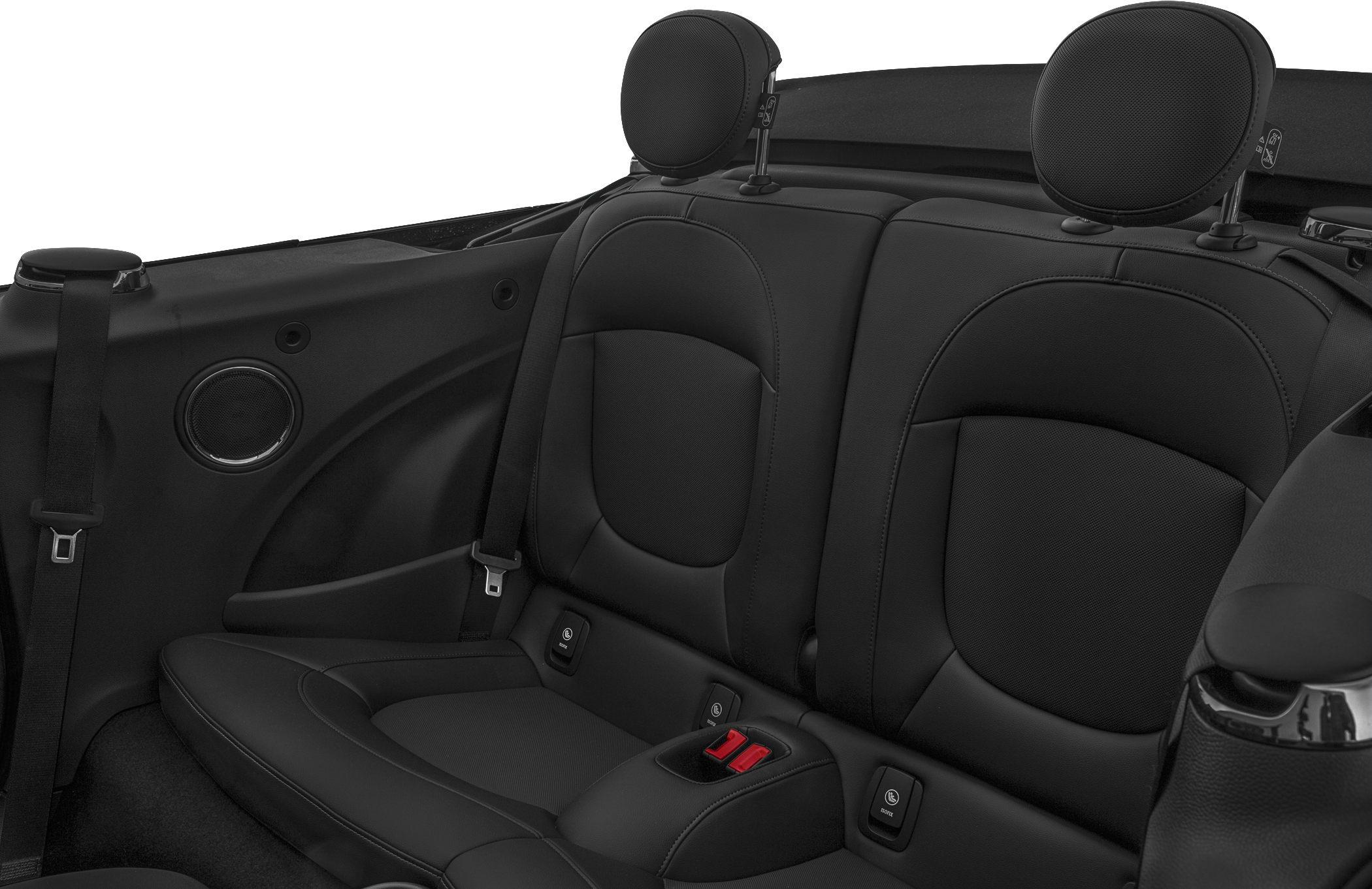 Black leather rear seats with headrests and integrated seat belts
