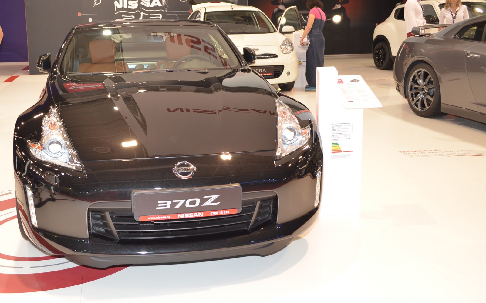 Front view with aerodynamic hood and distinct headlights