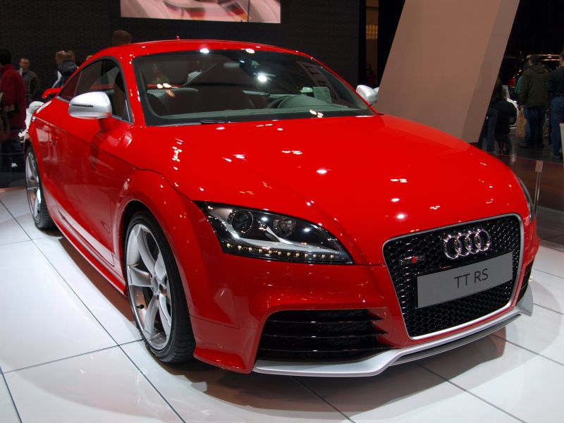 Aggressive front fascia with LED headlights and honeycomb grille