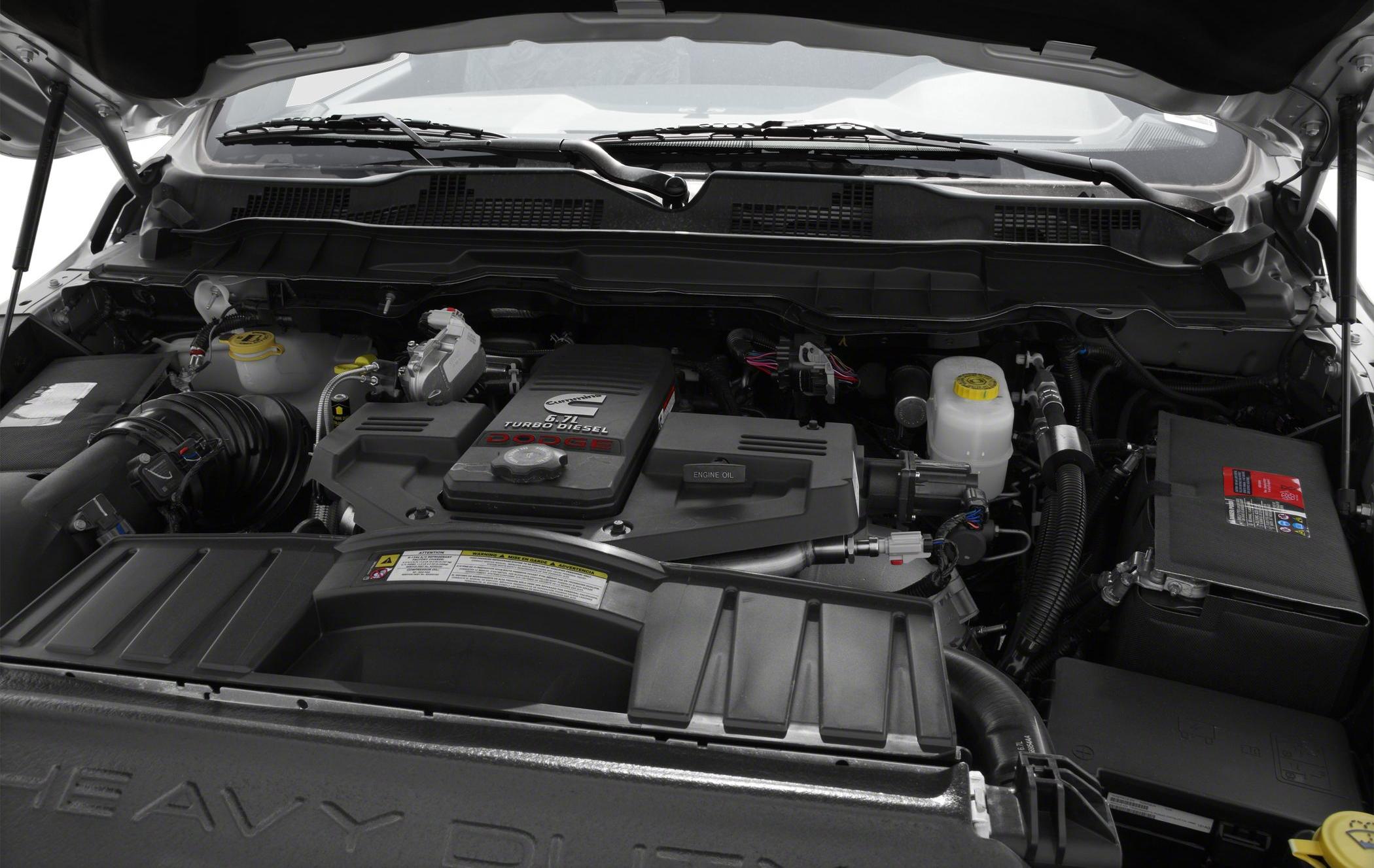 6.7L turbo diesel engine with detailed layout and components