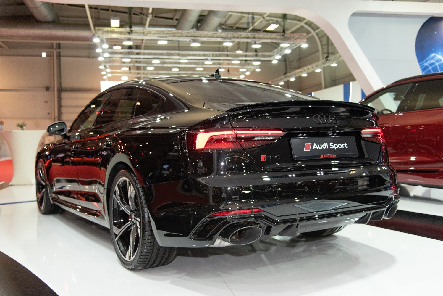 Sporty rear design and distinctive LED taillights