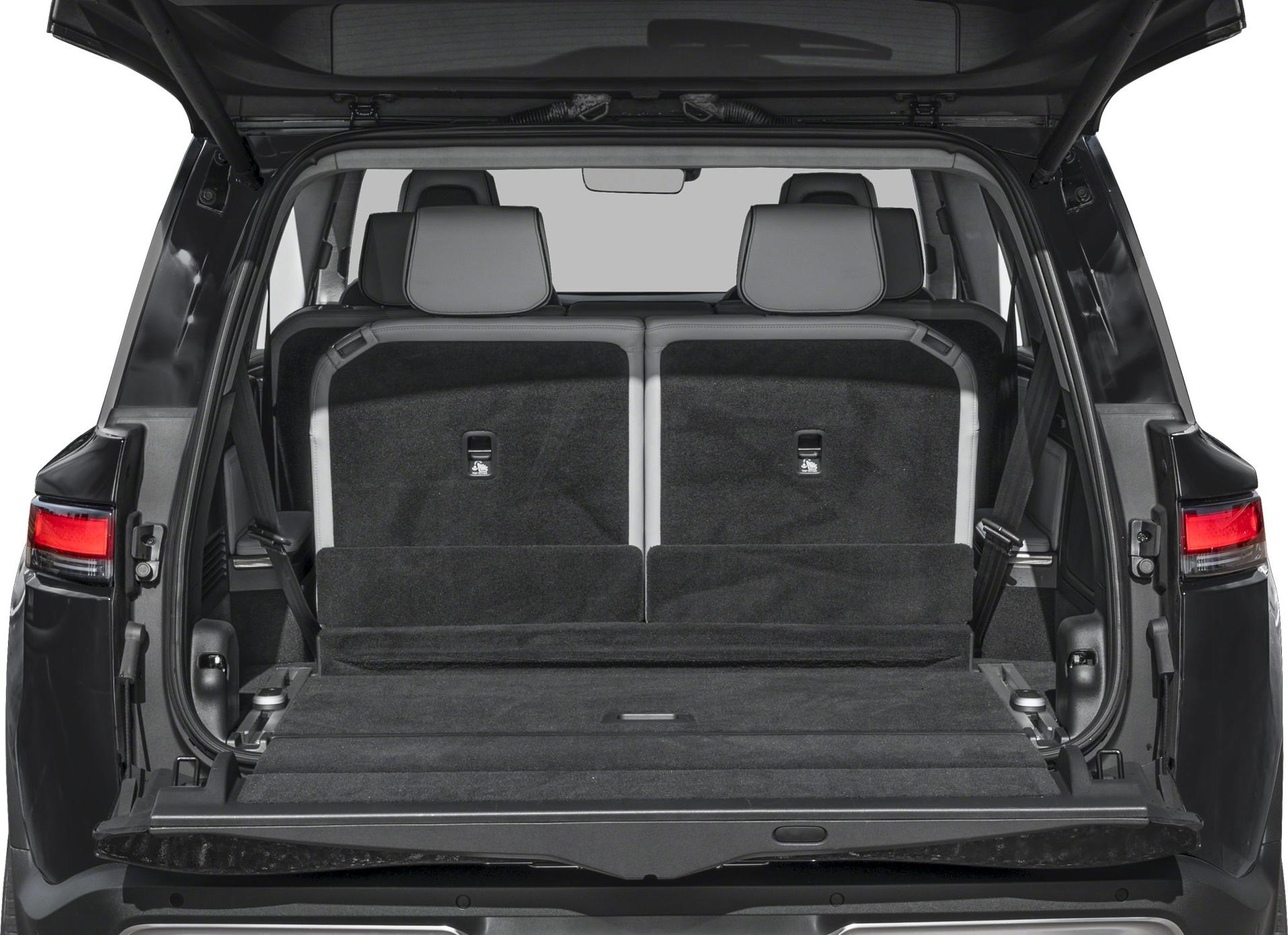 Split-fold rear seats and flat cargo floor in SUV trunk