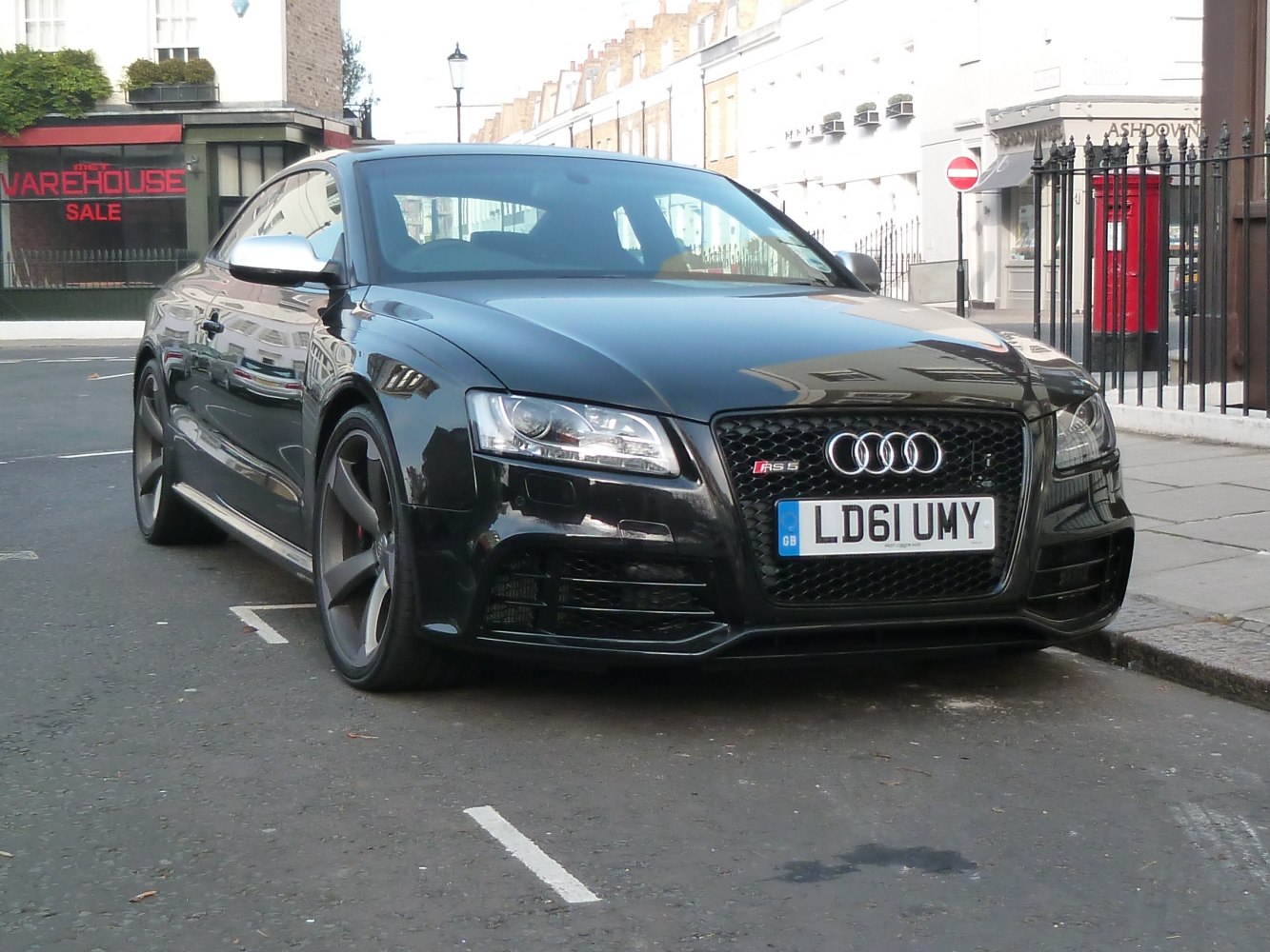 Front angle with honeycomb grille and LED headlights