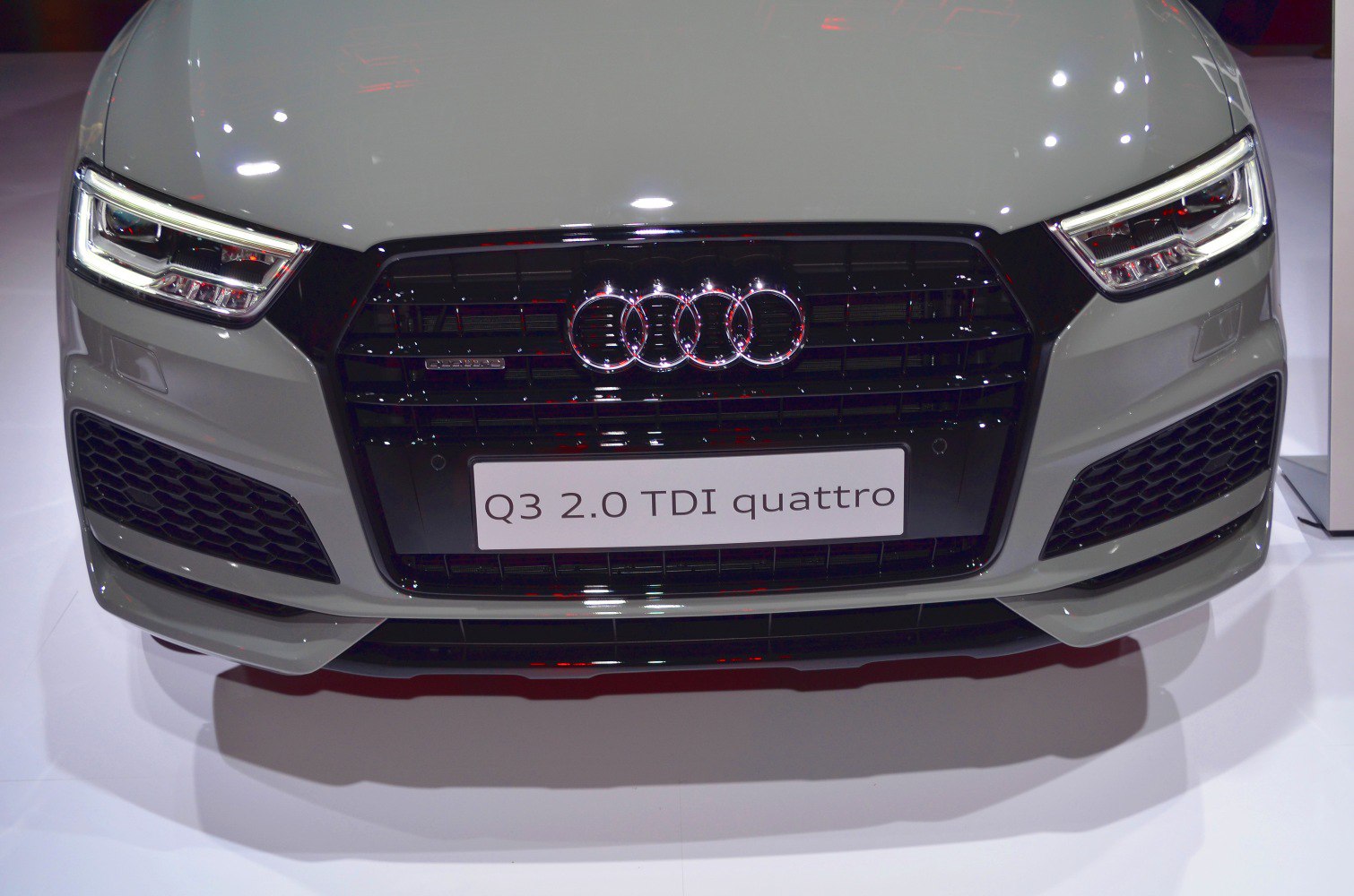 Front grille with Audi logo and LED headlights