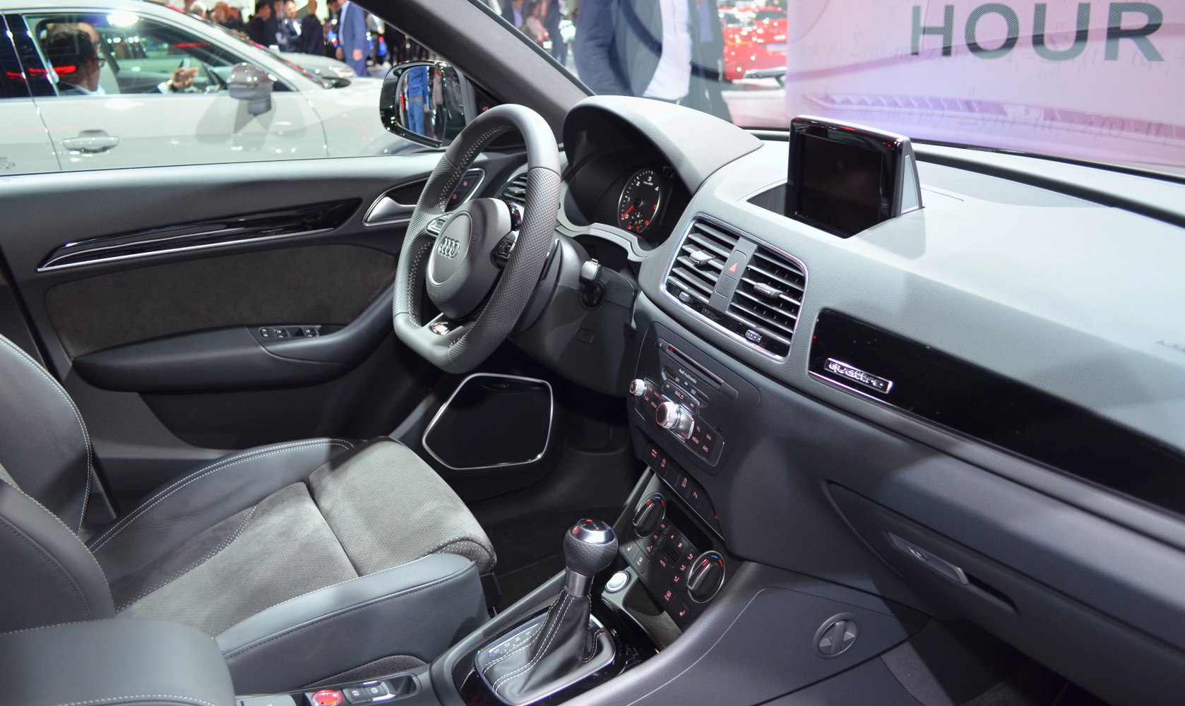 Audi Q3 facelift 2014 interior with dashboard and control features