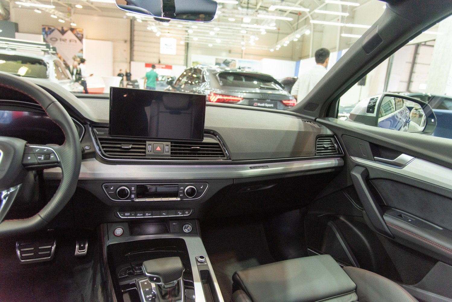 Infotainment, dashboard, gear shift, center console view
