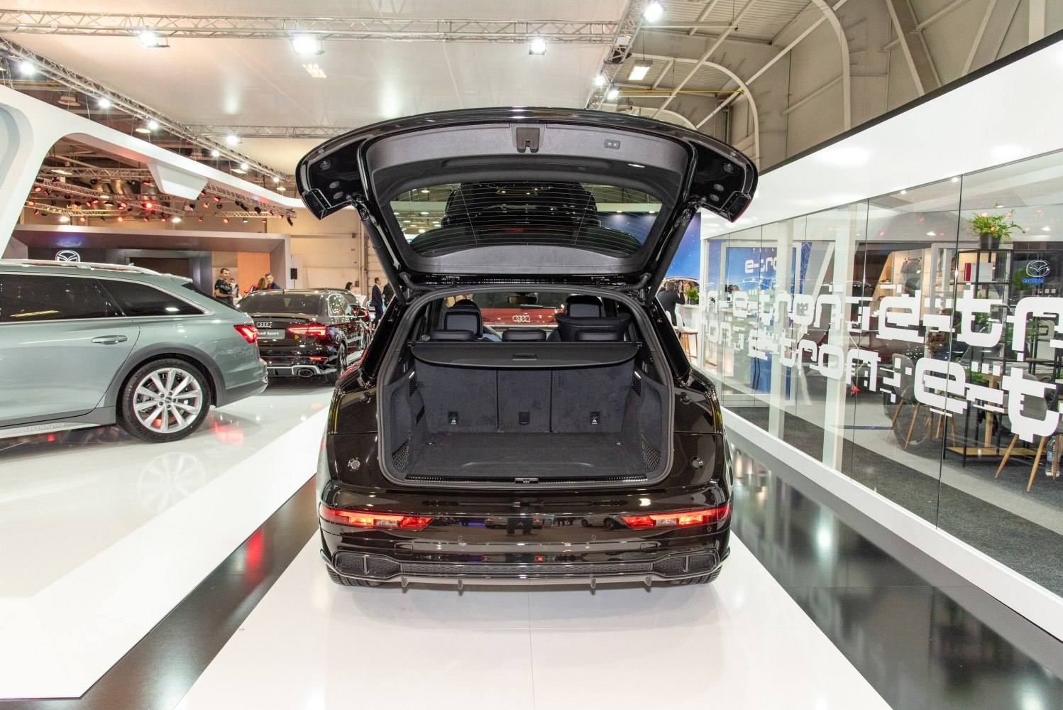 Spacious rear trunk with open tailgate in an SUV