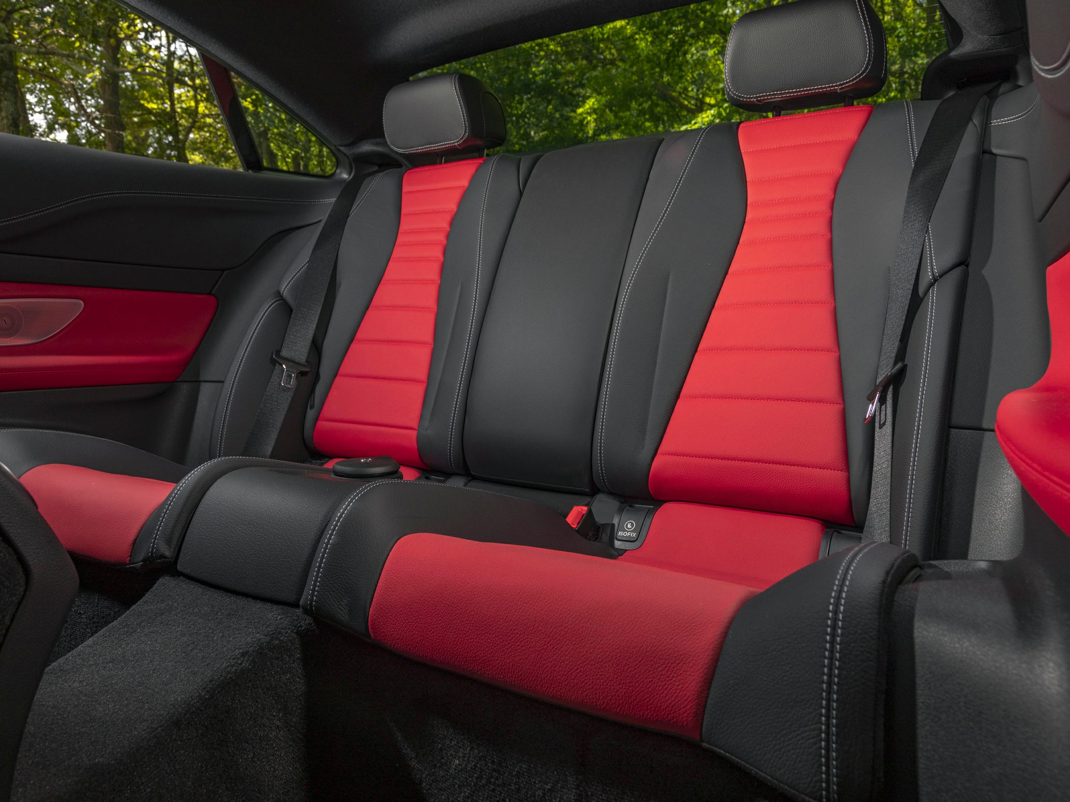 Black and red leather rear seats with seat belts and ISOFIX