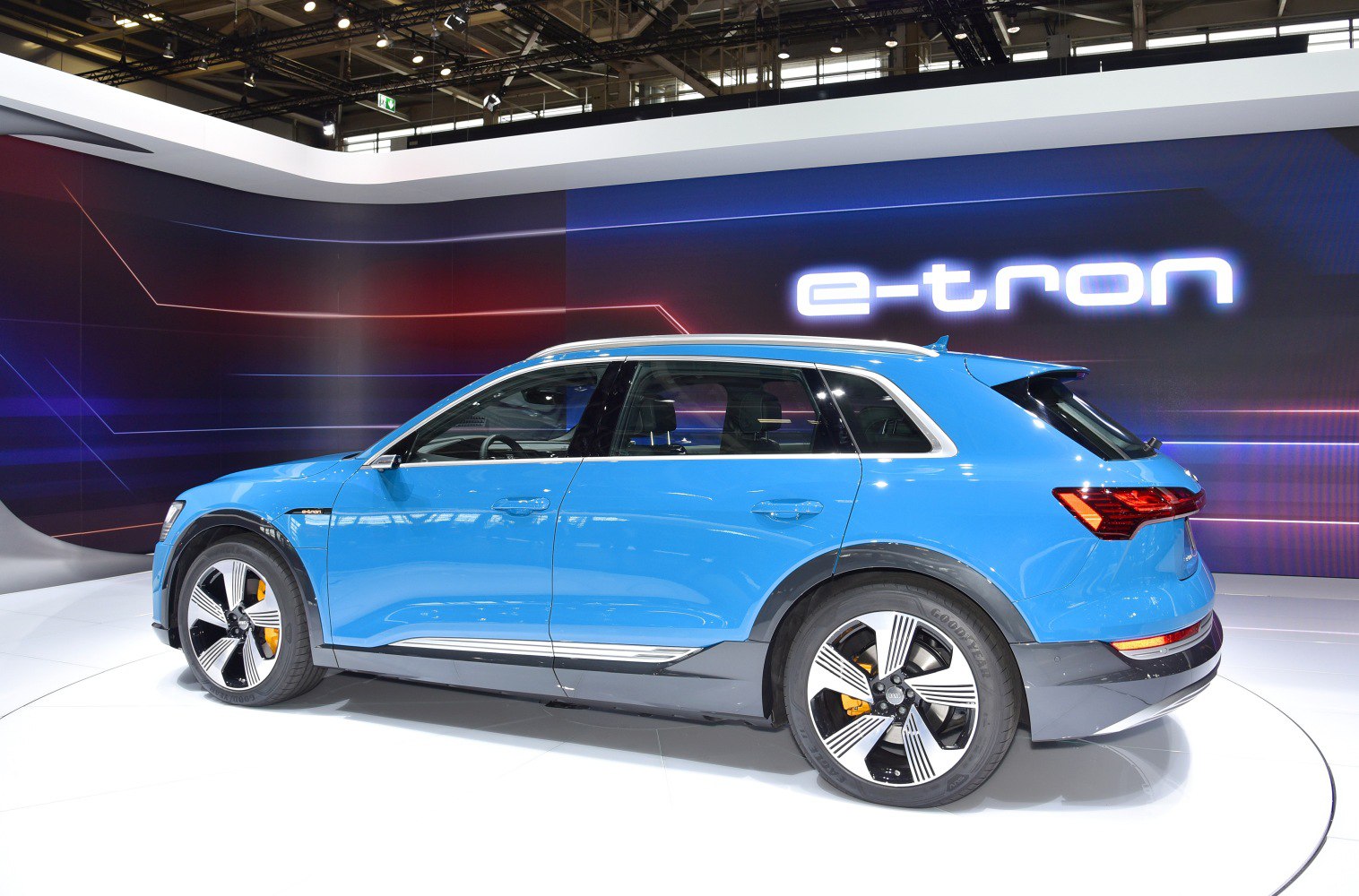Electric SUV side profile with distinctive alloy wheels