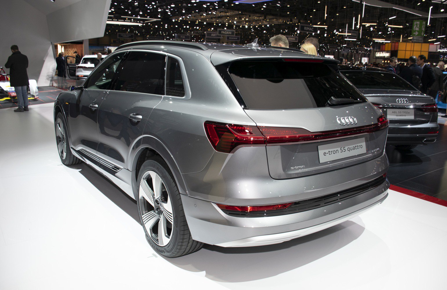 Rear three-quarter view of SUV with LED taillights
