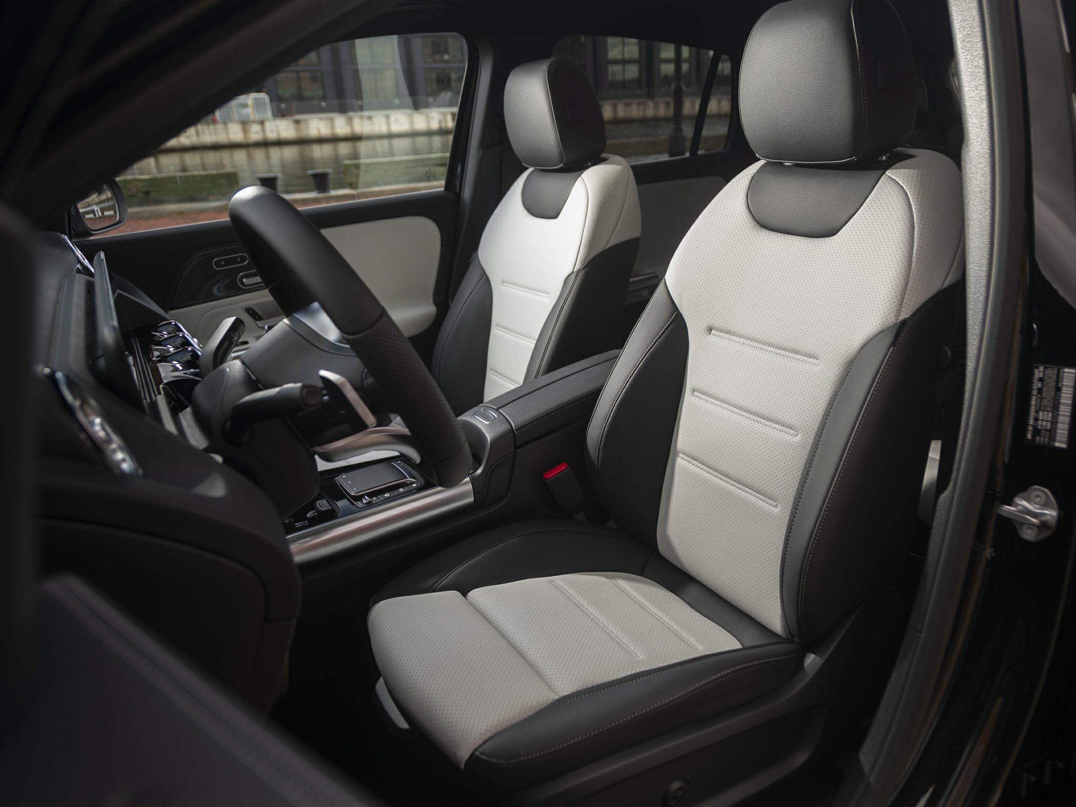 Luxury two-tone front seats with leather upholstery
