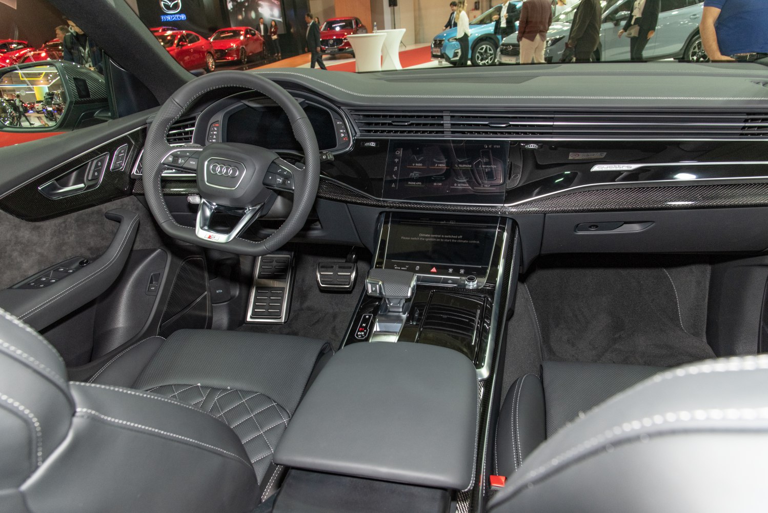 Digital dashboard and luxury steering wheel with premium console