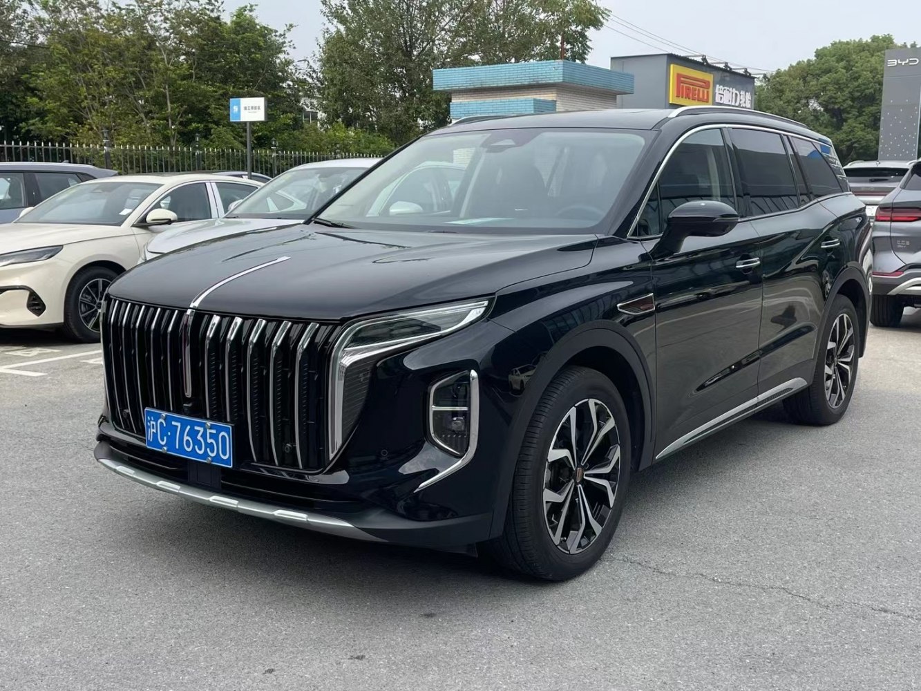 SUV with vertical slat grille and slim LED daytime running lights