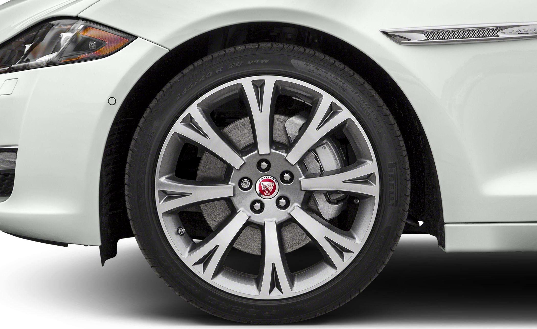 Jaguar XJ alloy wheel and front fender with headlight and side vent detail