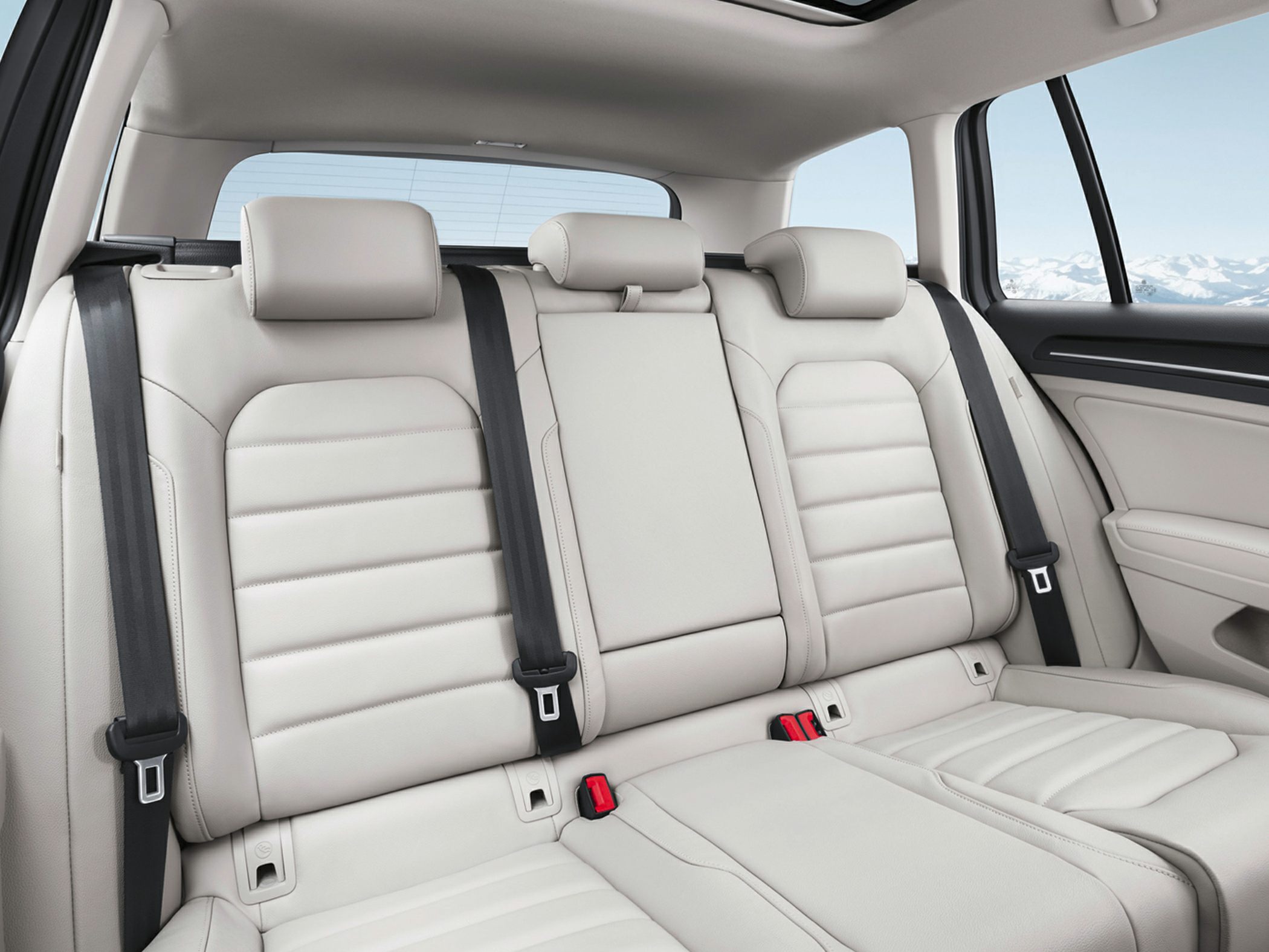 Spacious rear seats with premium upholstery and three-point seat belts