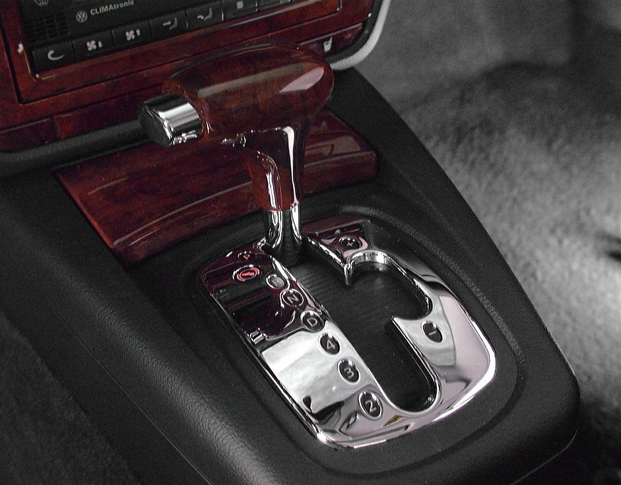 Automatic gear shift lever with wood and chrome trim