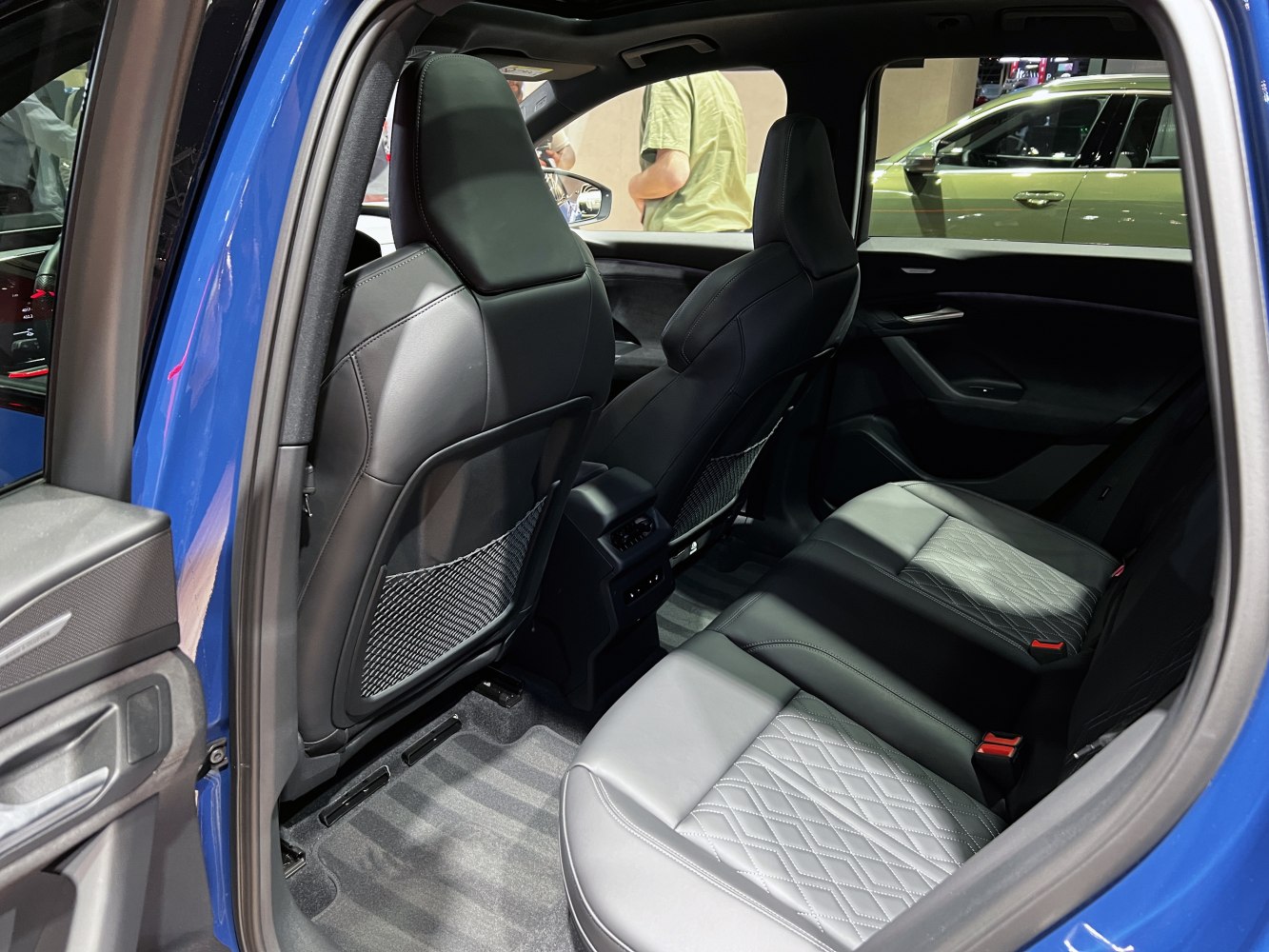 Leather rear seats with quilted pattern and spacious interior