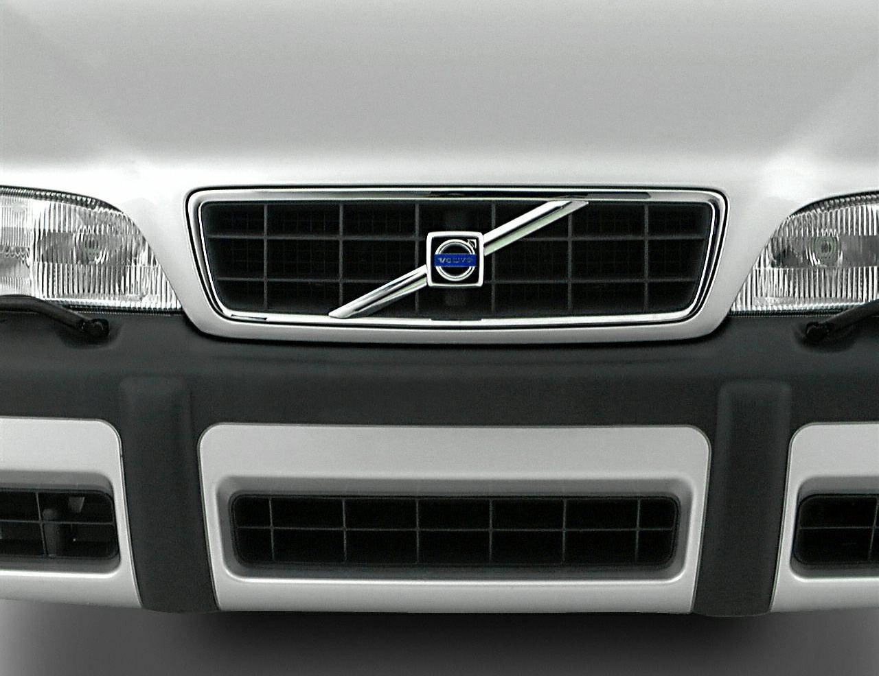 1997 Volvo V70 I Front View