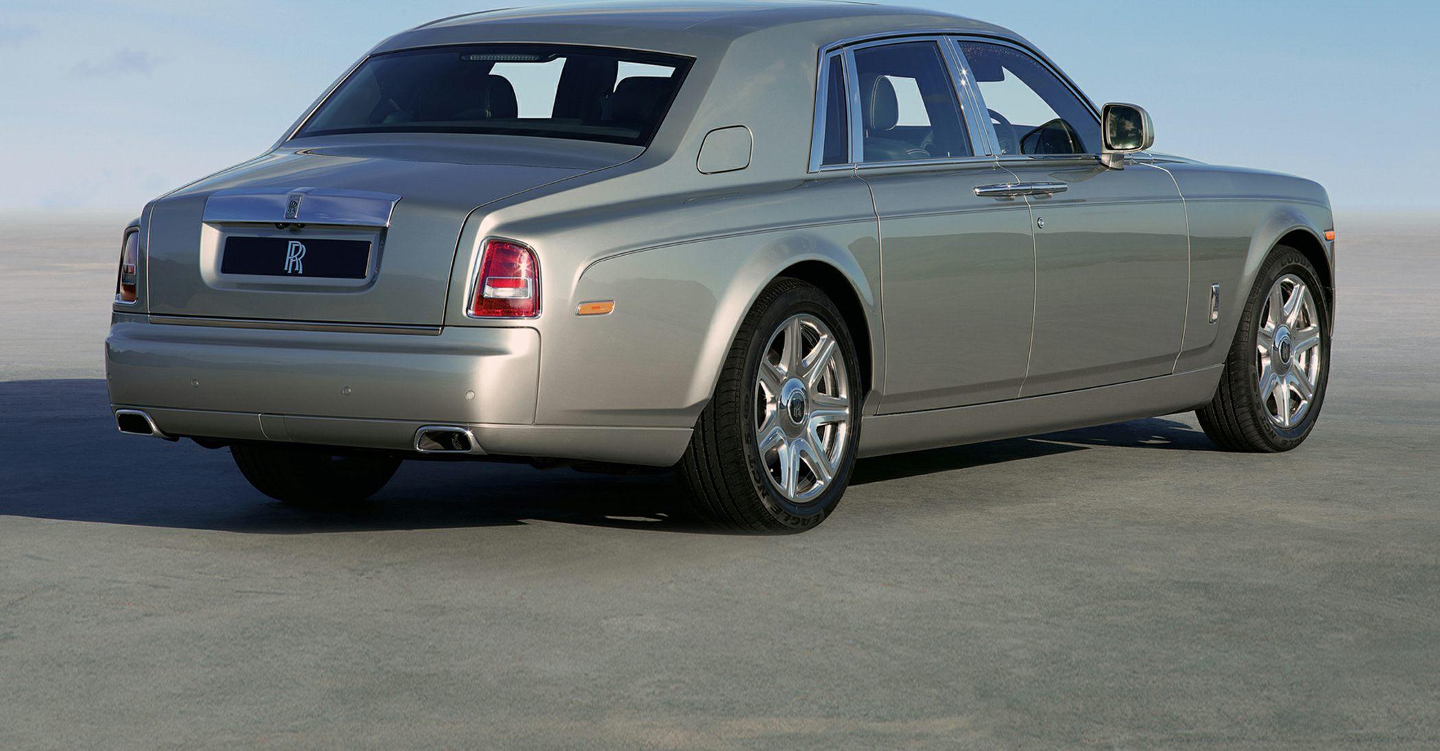 3/4 rear-right view