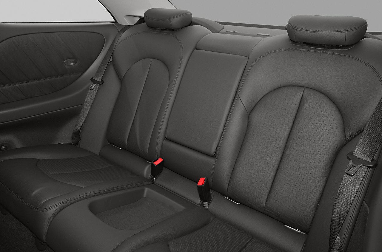 Black leather rear seats with headrests and seat belts