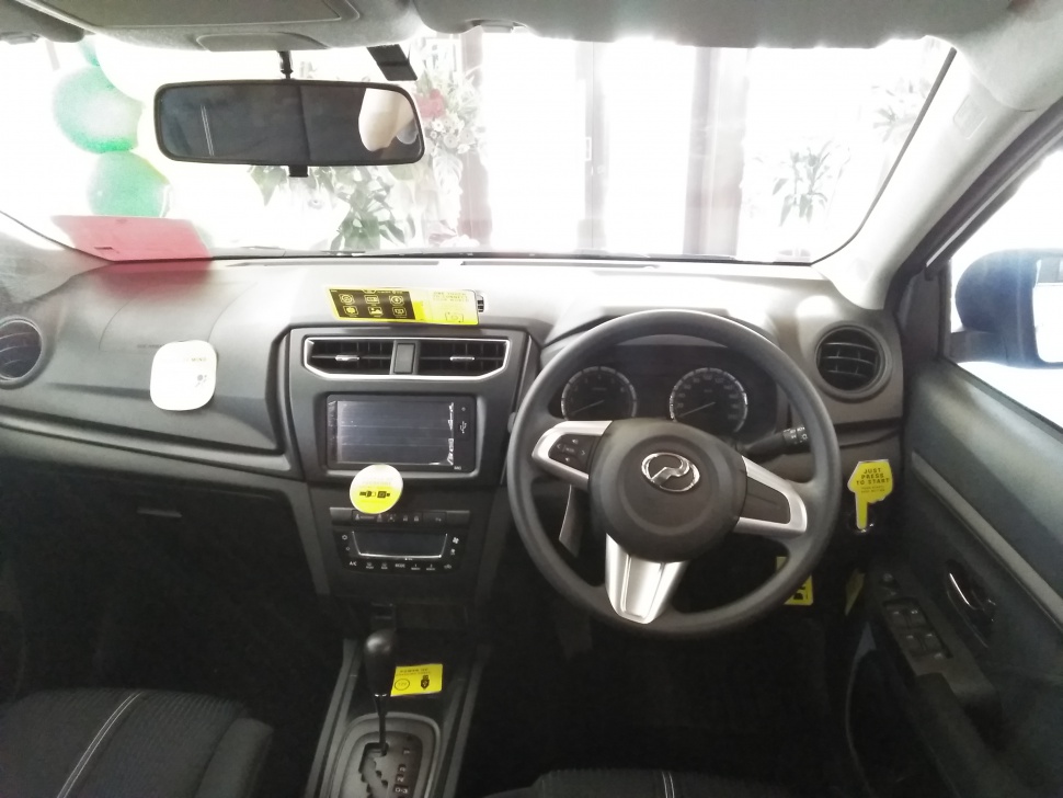 Dashboard and steering wheel with digital display and gear shift