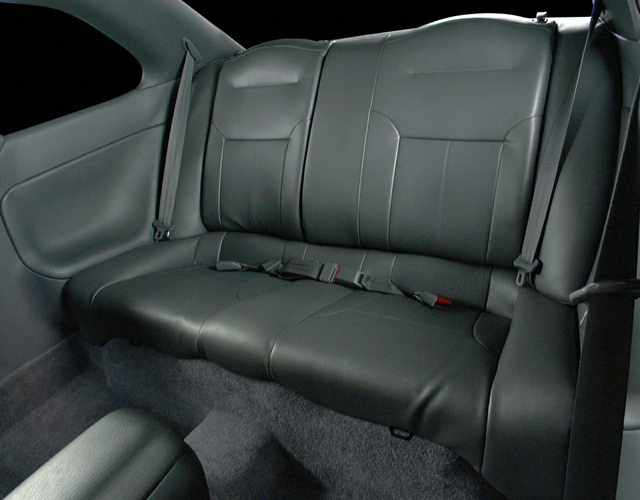 Rear leather seating with seatbelts in coupe interior