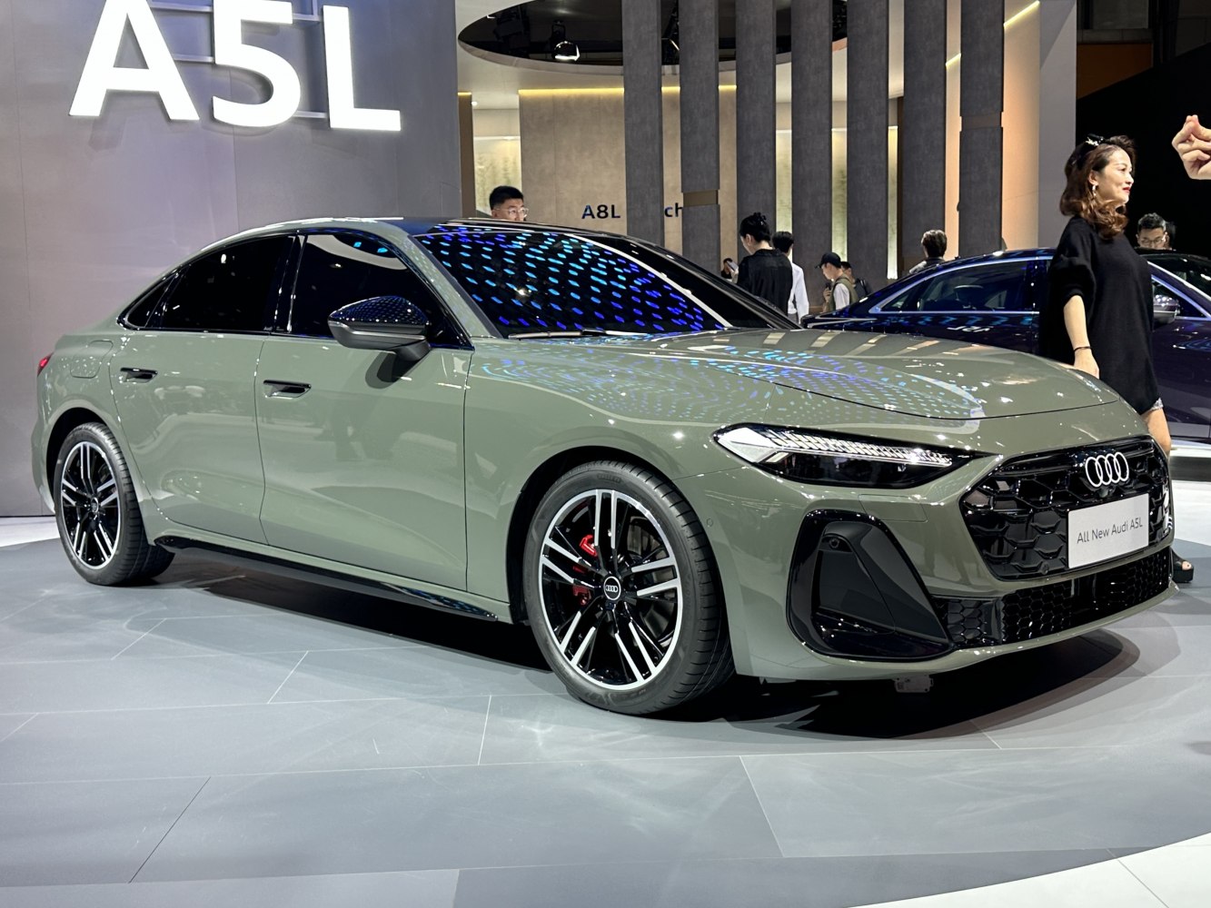3/4 front-right view
