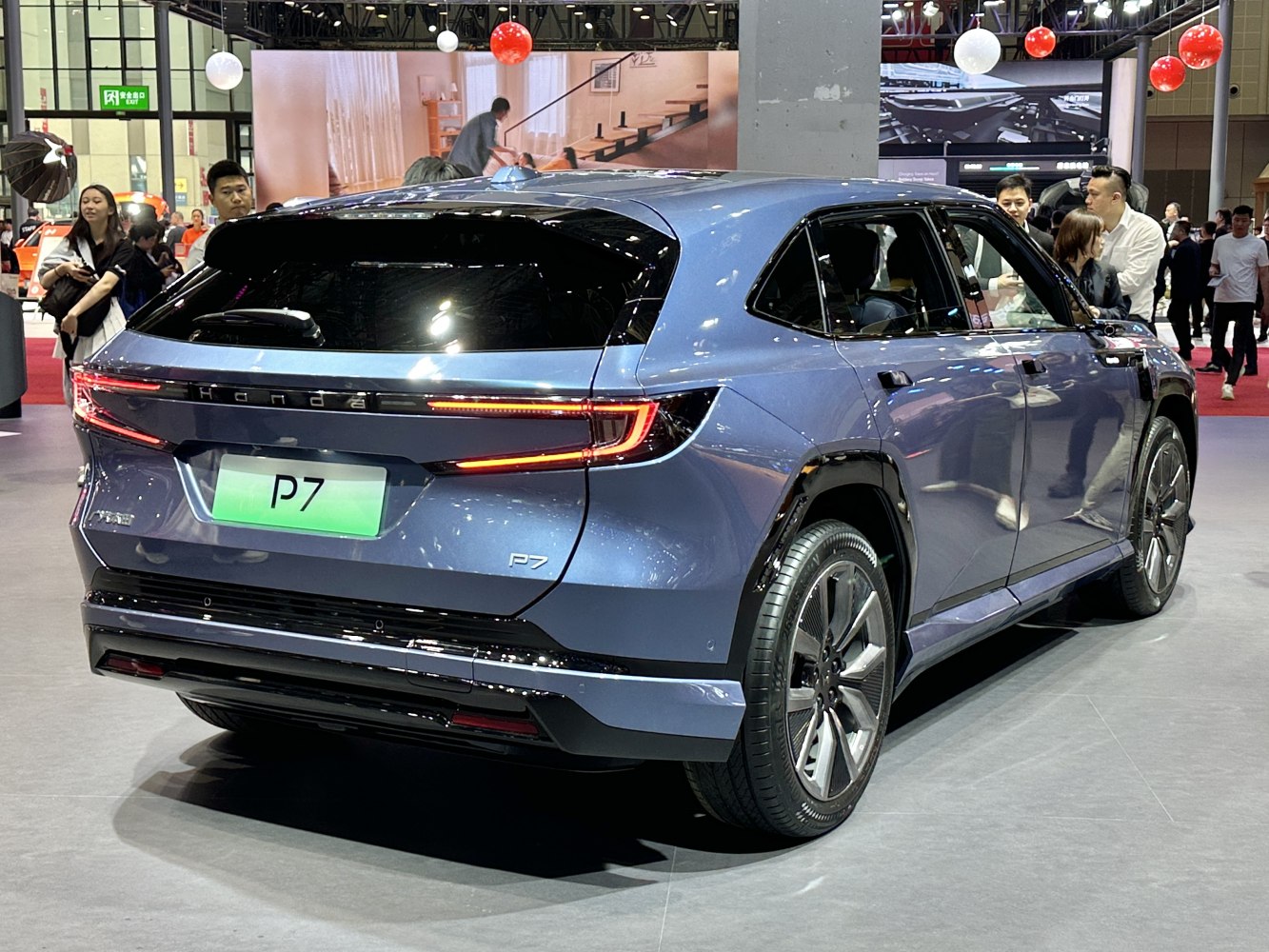3/4 rear-right view