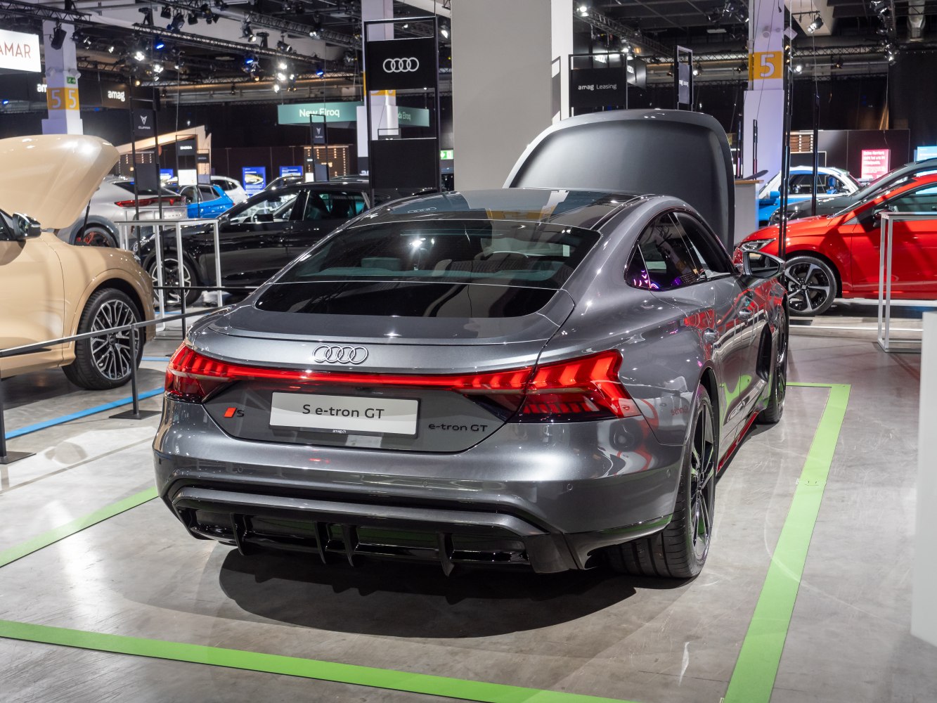 3/4 rear-right view