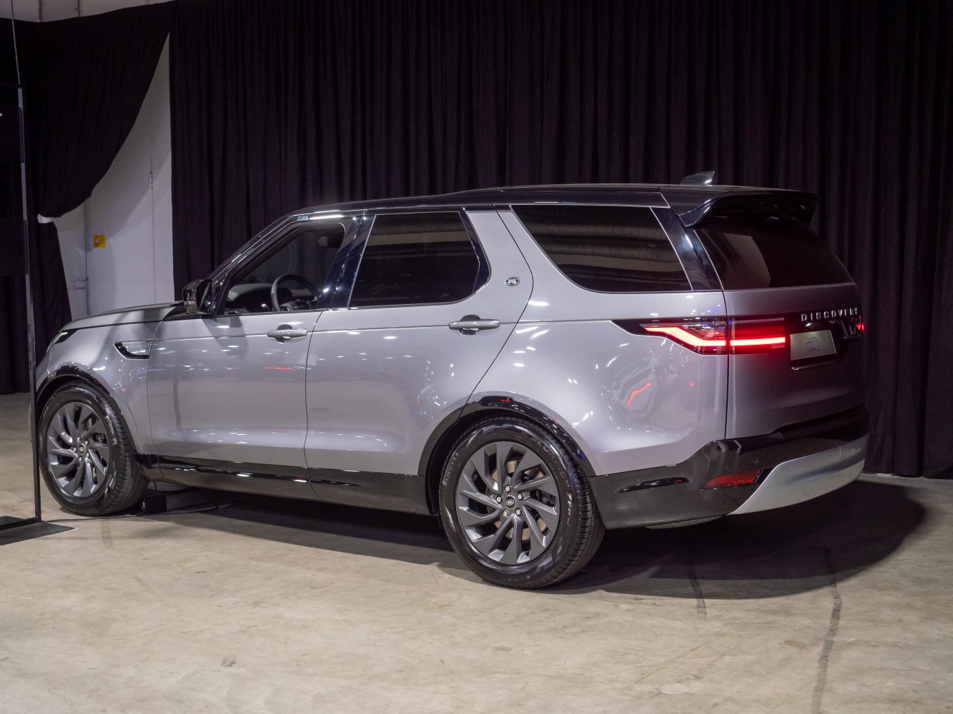 3/4 rear-left view