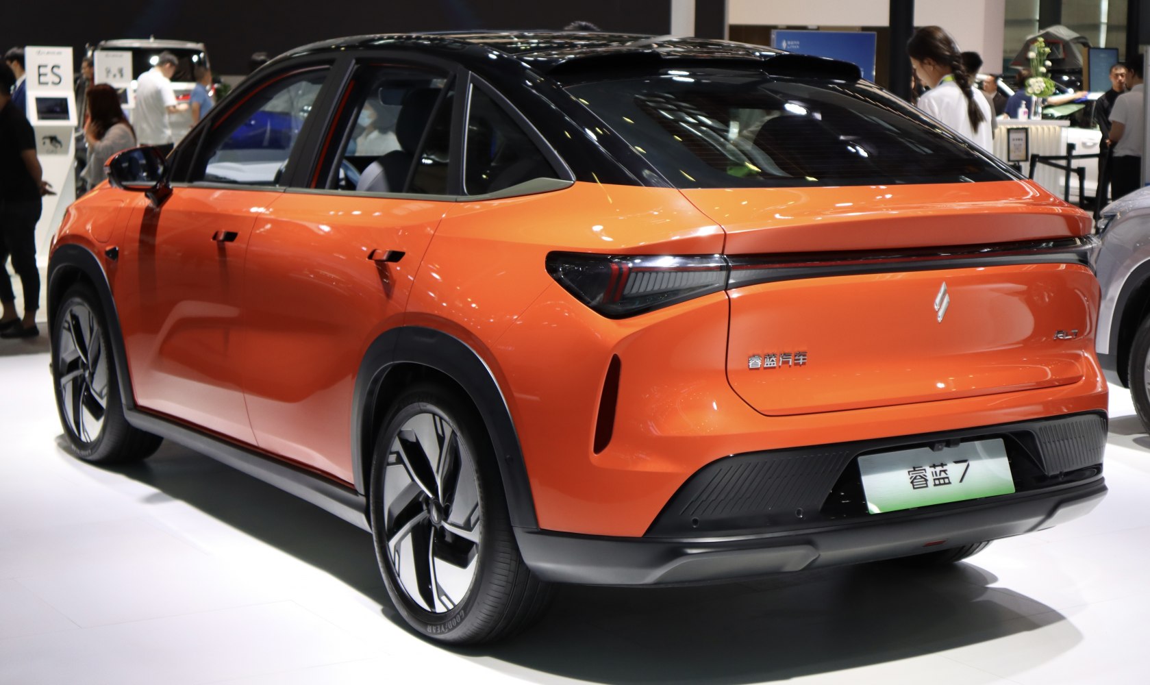 3/4 rear-left view