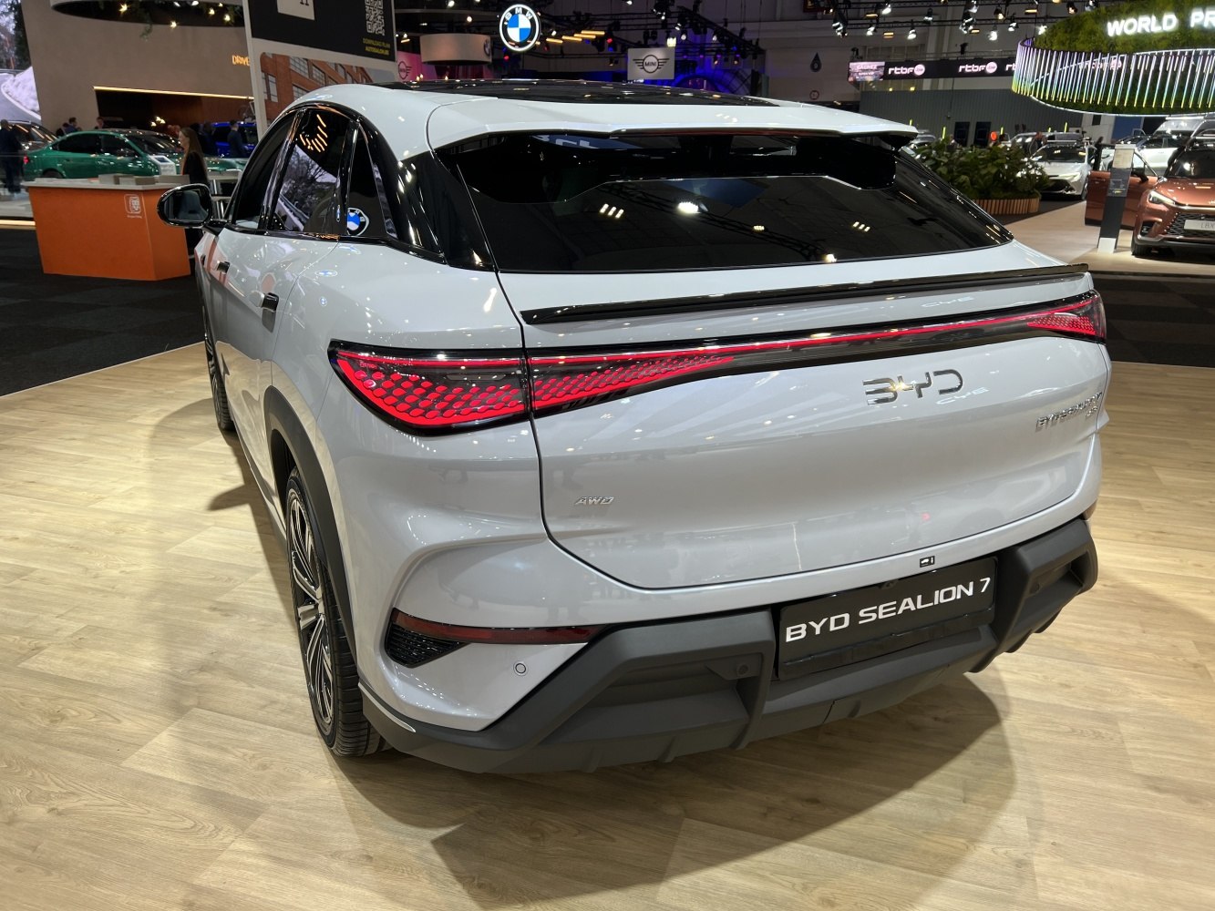 3/4 rear-left view