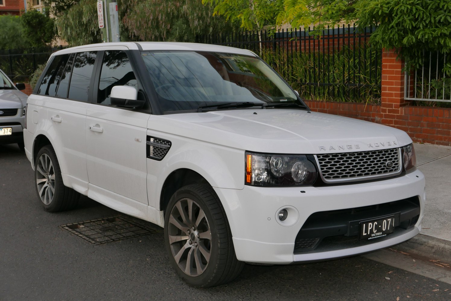 3/4 front-right view