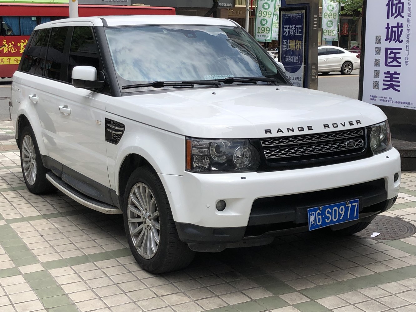 3/4 front-right view