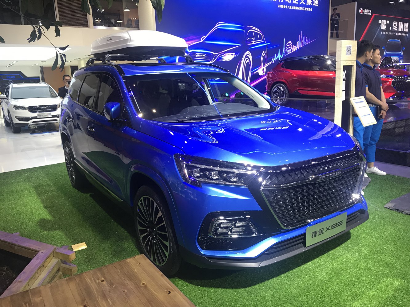 3/4 front-right view