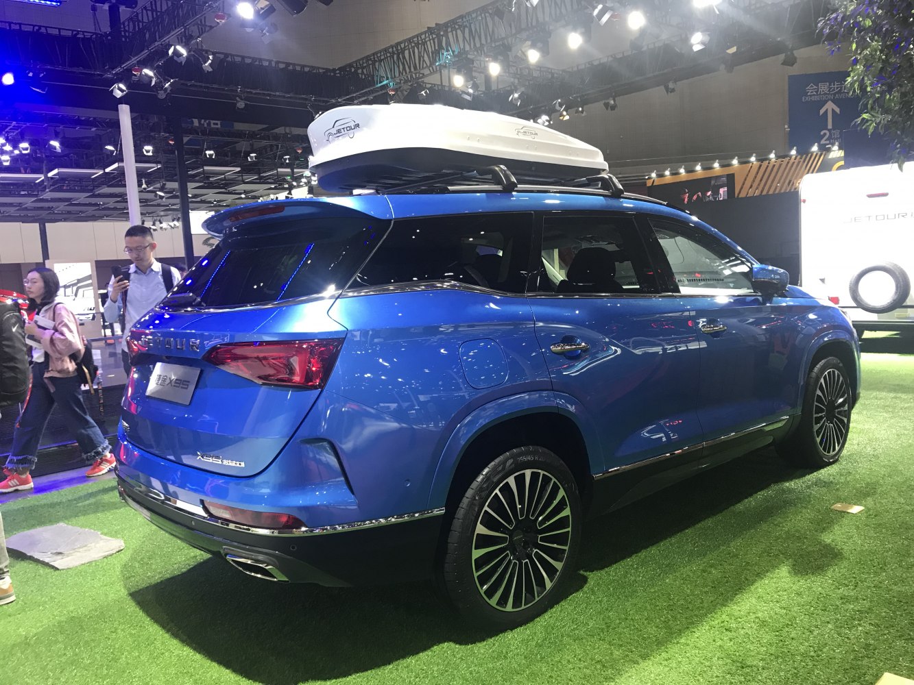3/4 rear-right view