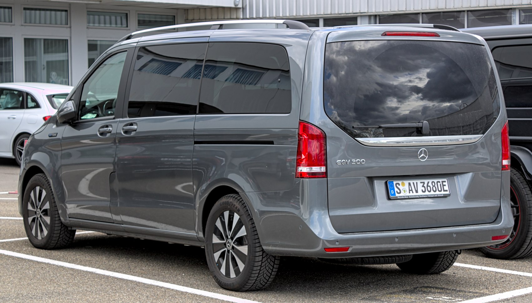 3/4 rear-left view