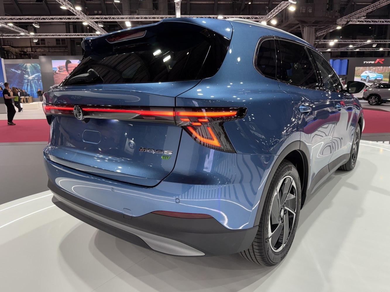 3/4 rear-right view