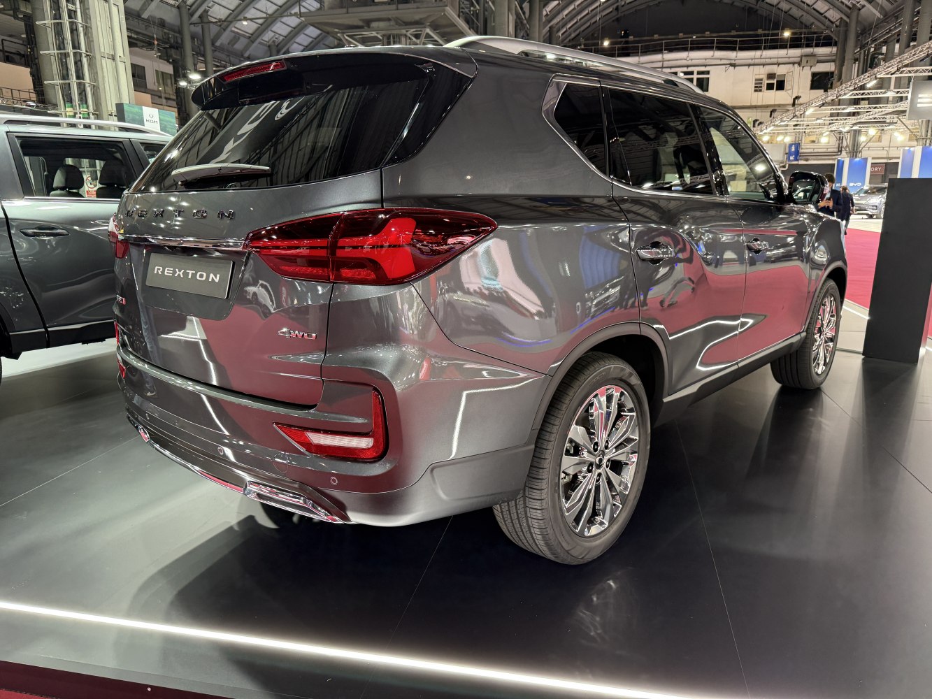 3/4 rear-right view