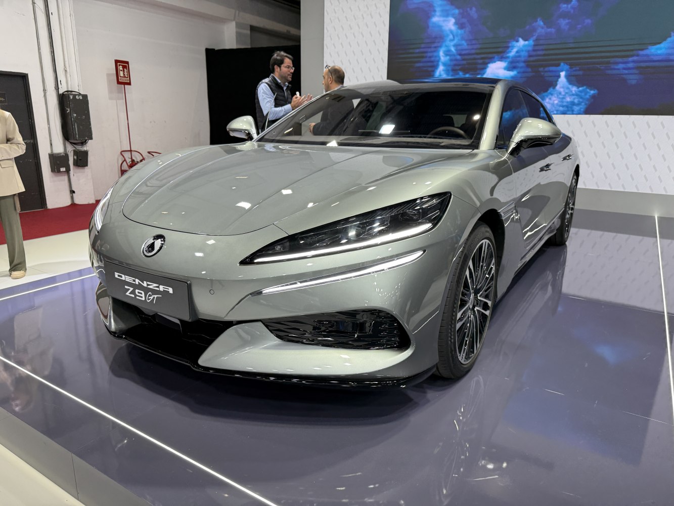 3/4 front-left view