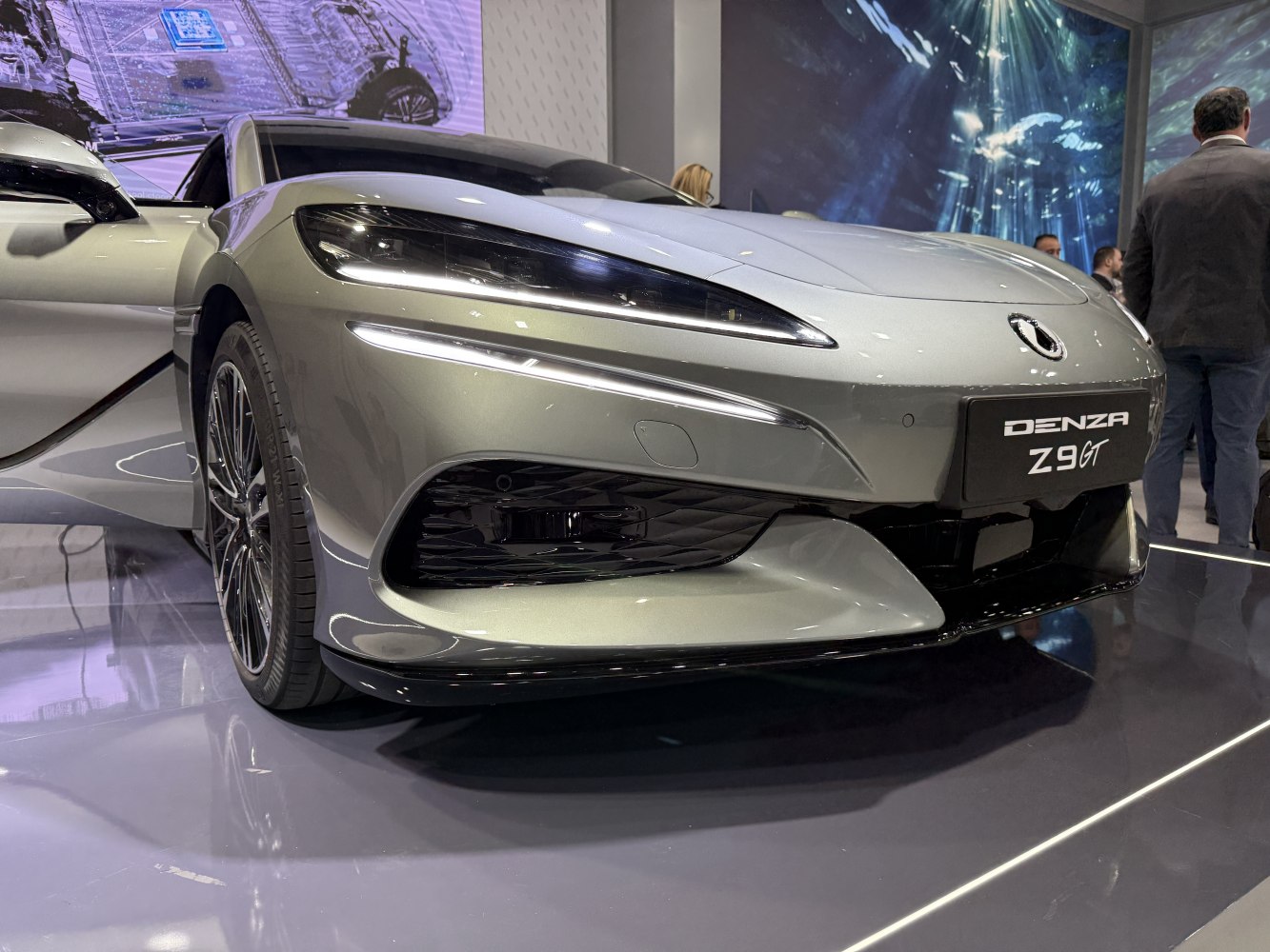 3/4 front-right view
